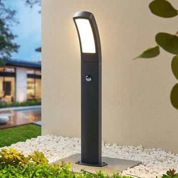 Lindby Moshe LED-gadelampe med sensor