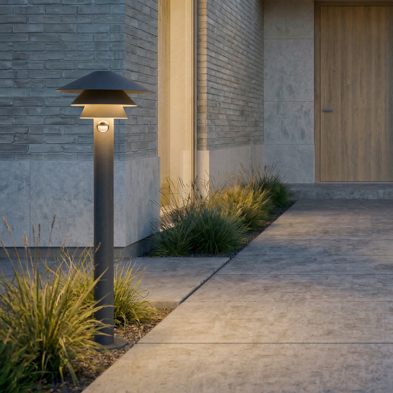 Montaro LED-v&auml;glampa, antracit, 110 cm, sensor, aluminium, IP54 &ndash; Lucande - Modern - Med en ljusk&auml;lla