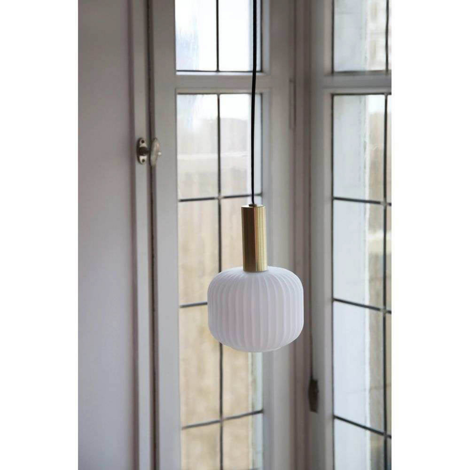 Sober Pendelleuchte Small Brushed Brass/White - Markslöjd