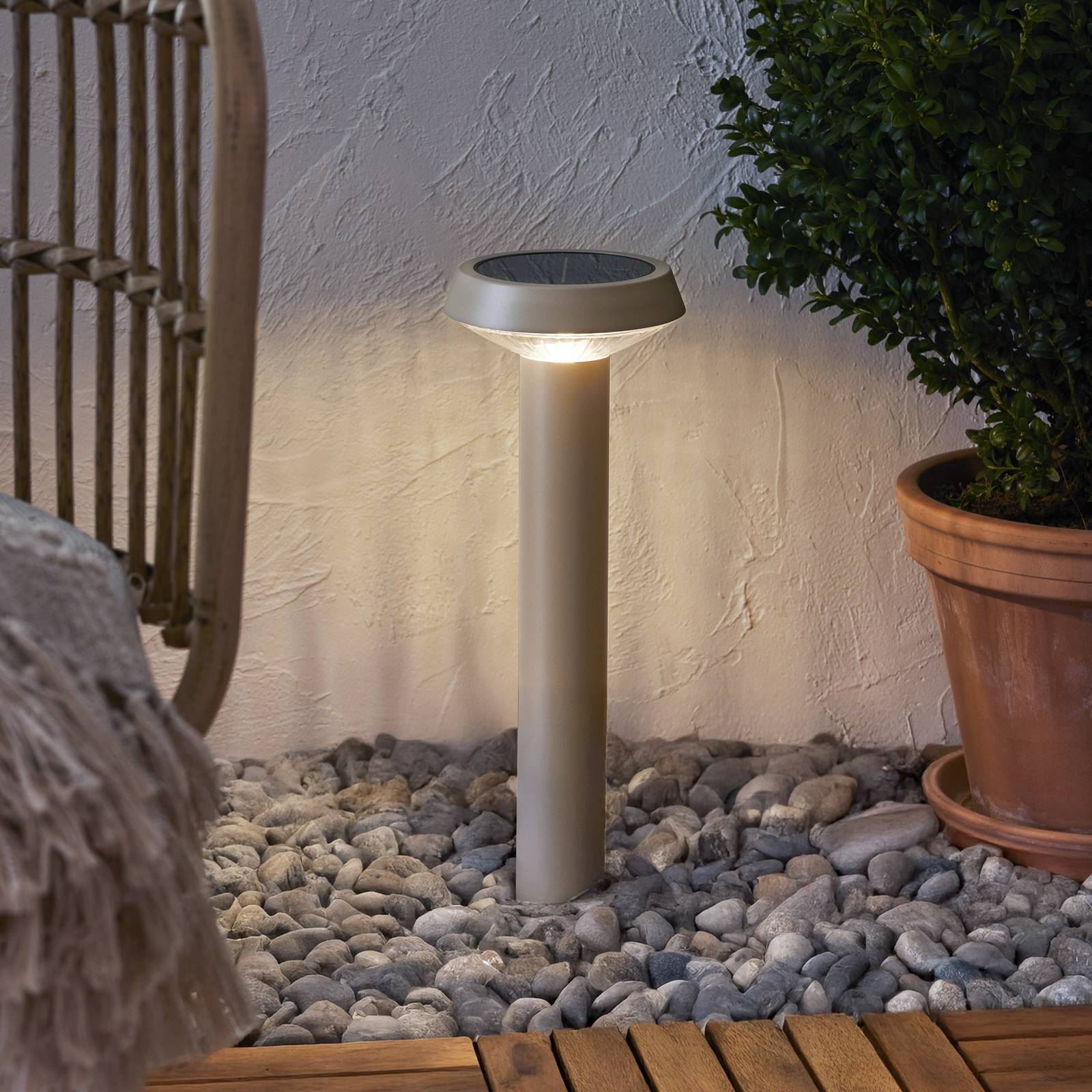 Lampa z grotem ziemnym LED i panelem słonecznym „Casa”, beżowa, wysokość 45 cm