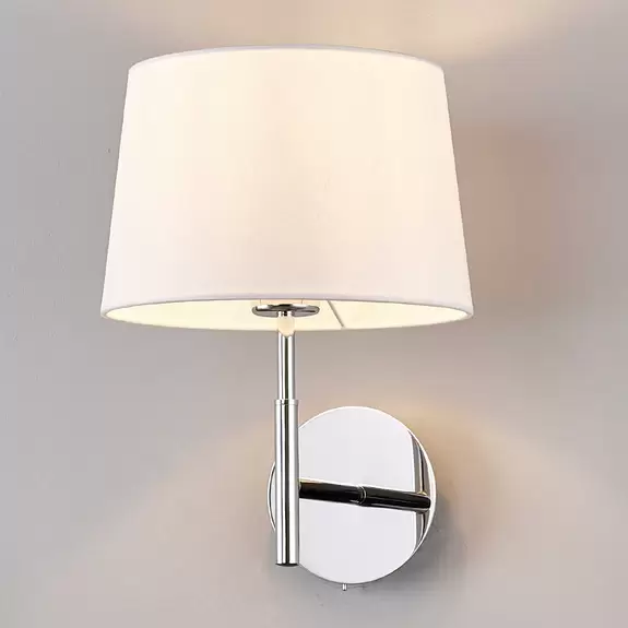 Lampenwelt Wandlampe Dorothea mit weißem Stoffschirm