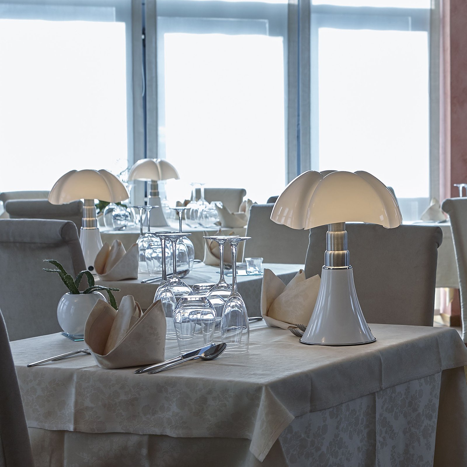 Minipipistrello Cordless LED Tischleuchte White - Martinelli Luce
