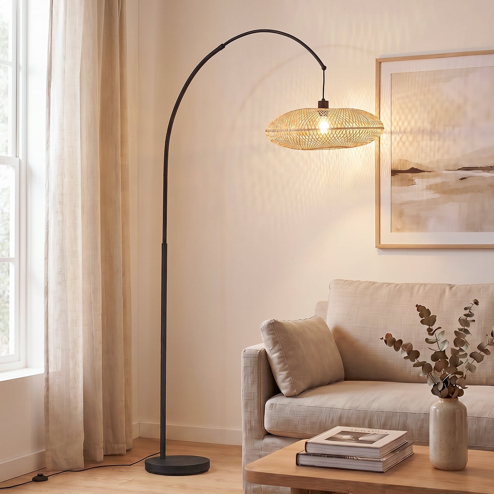 Lampa łukowa Lindby Solvian, czarna/naturalna, bambus, metal