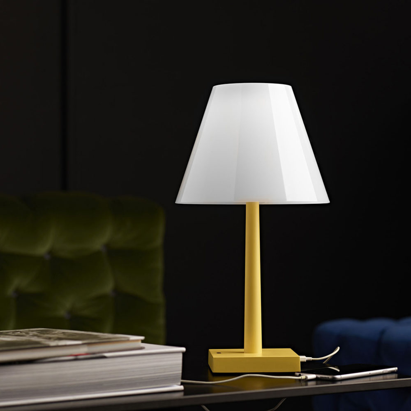Rotaliana Dina T1 LED uzlādējama galda lampa dzeltena