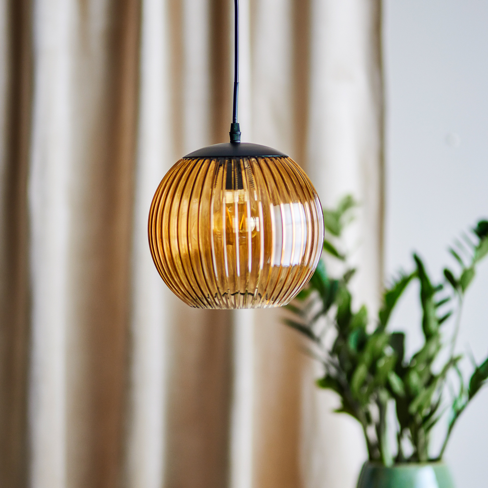 Lampada a sospensione Sybia, marrone, vetro, Ø 23 cm - Bloomingville