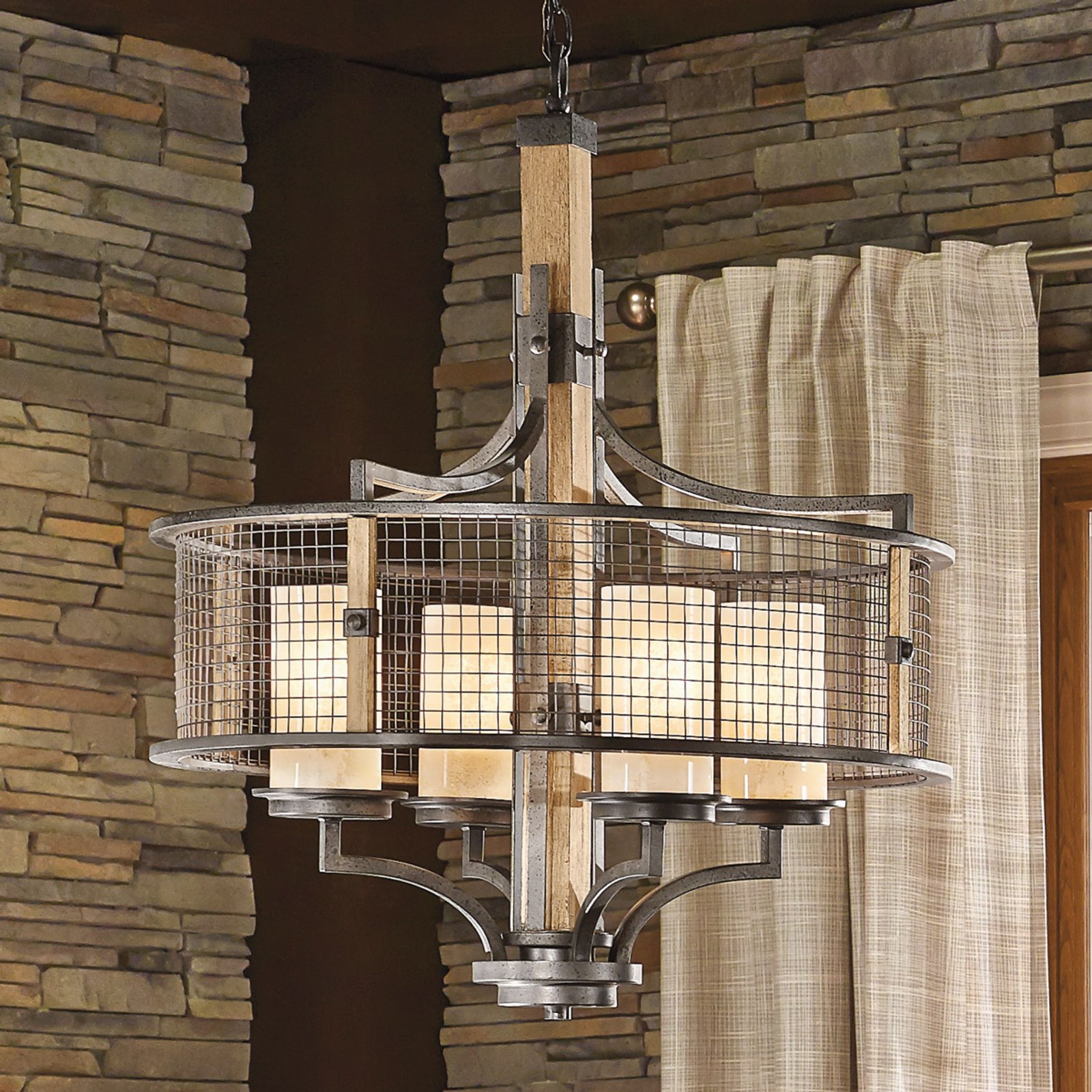 Rustic country style chandelier Ahrendale