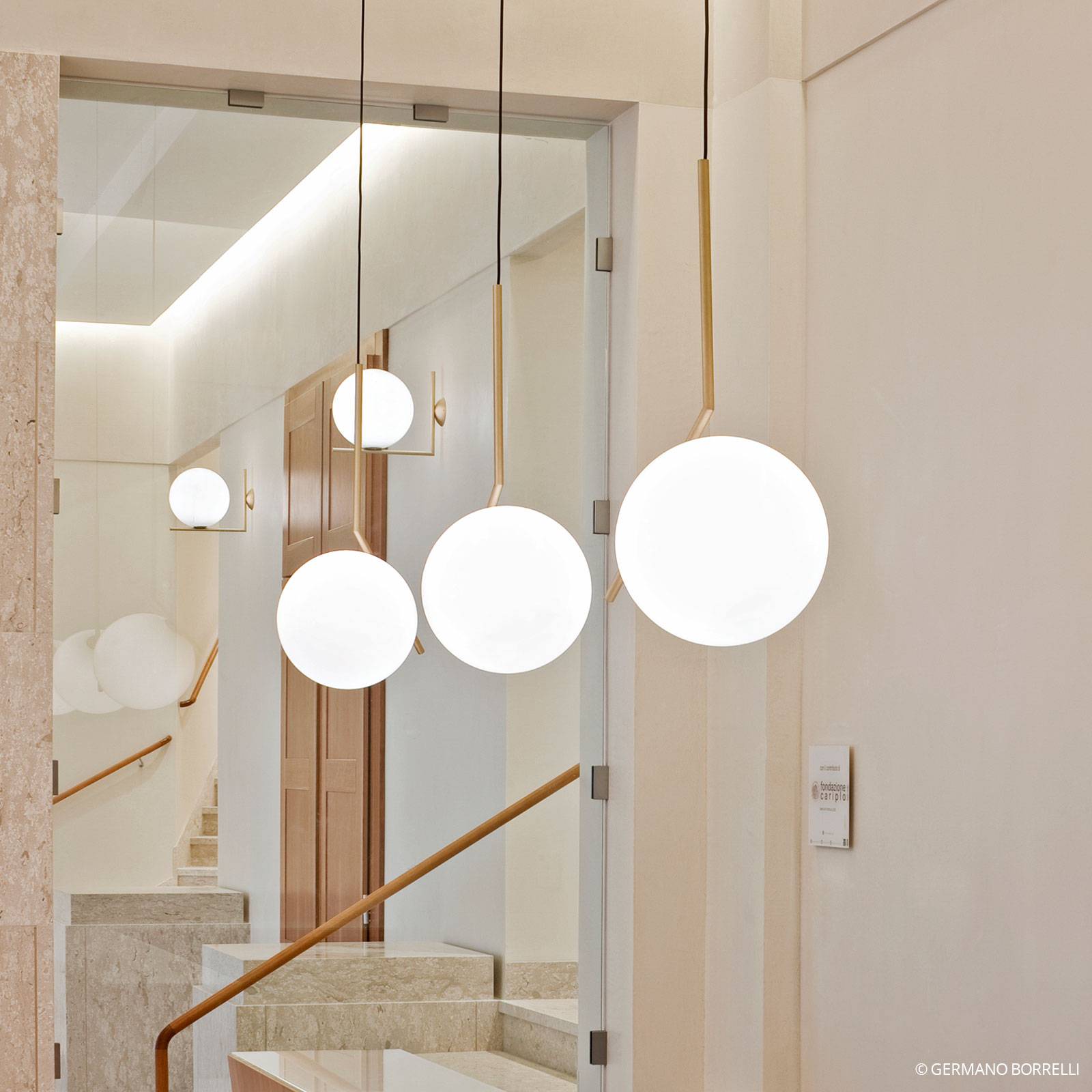 Designerska lampa wisząca FLOS IC S2, mosiądz