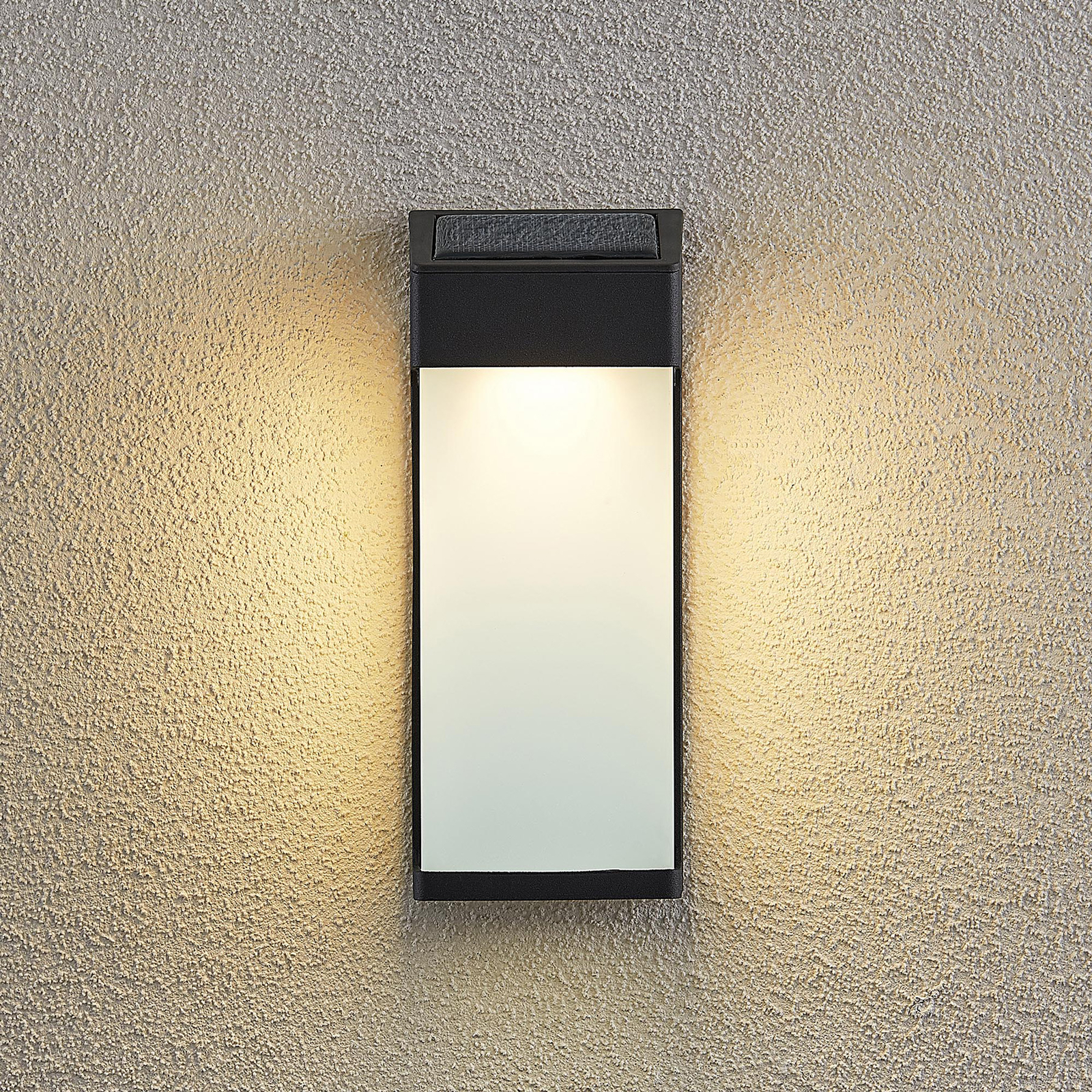 Lindby Kendrik LED-Solarwandleuchte, schwarz