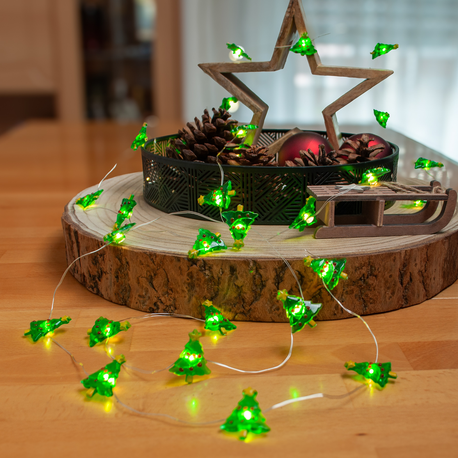 Lindby Motje cadena de luces LED, árboles Navidad