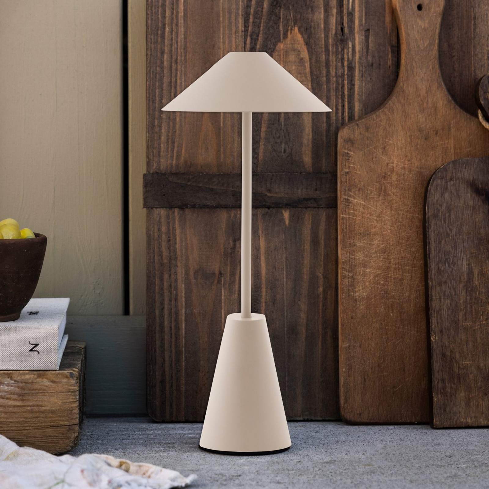 Cannes PORTABLE utomhusbordslampa brun IP54 Globen Lighting - Terrass - Design - Plast - Med en ljusk&auml;lla