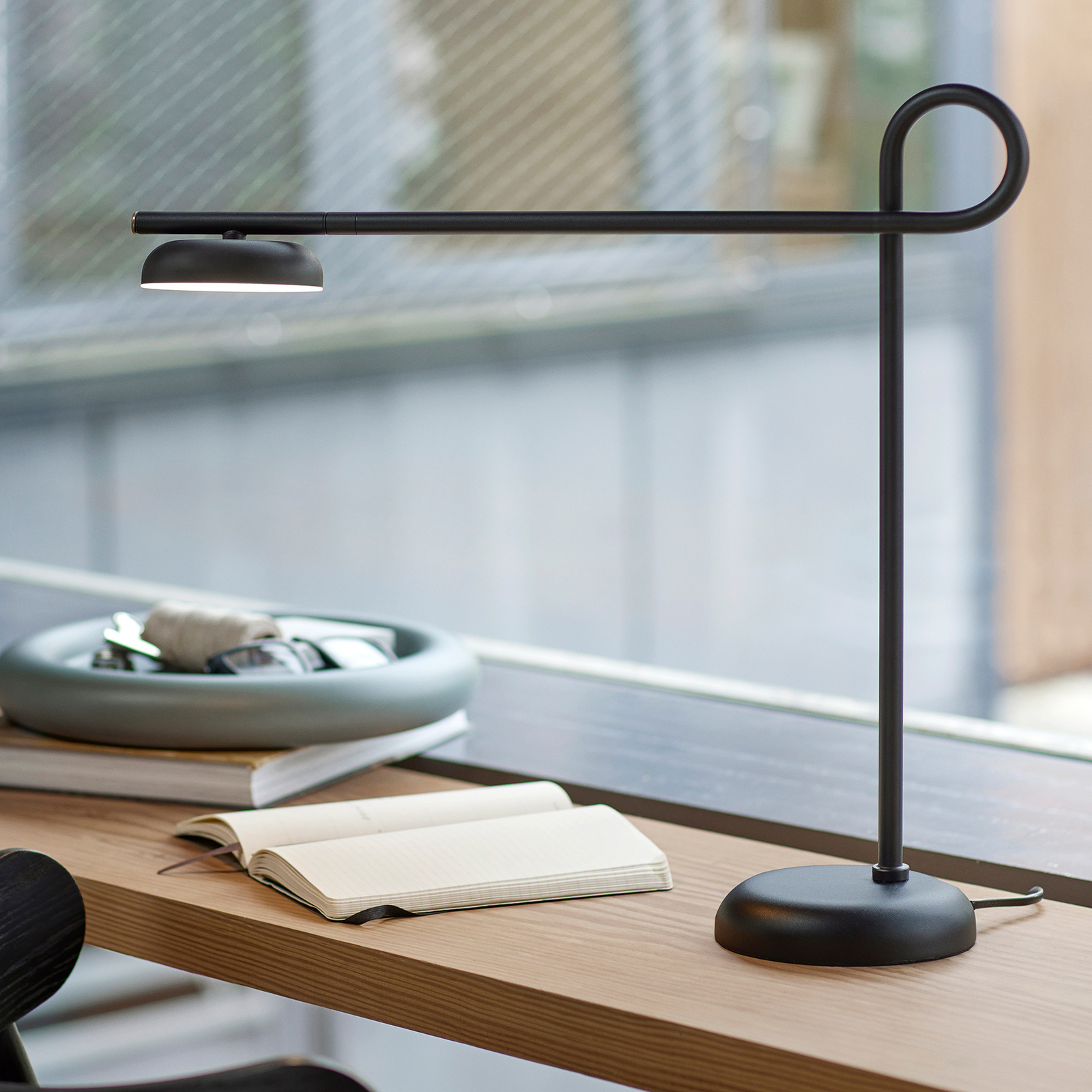 Northern Salto LED bordslampa Svart Lamp24 se Northern Salto LED bordslampa Svart Lamp24 se