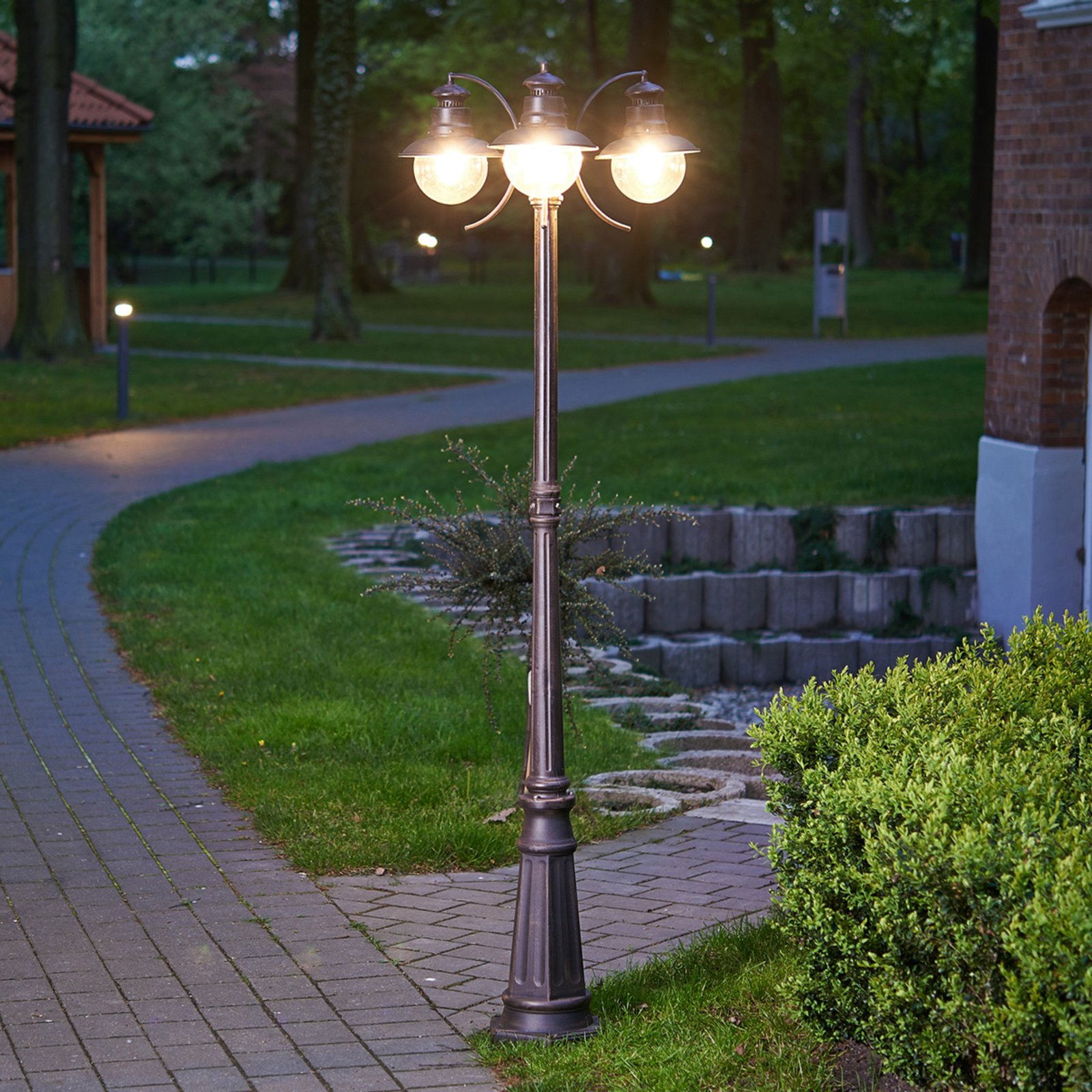 Eddie three-bulb lamp post, IP44
