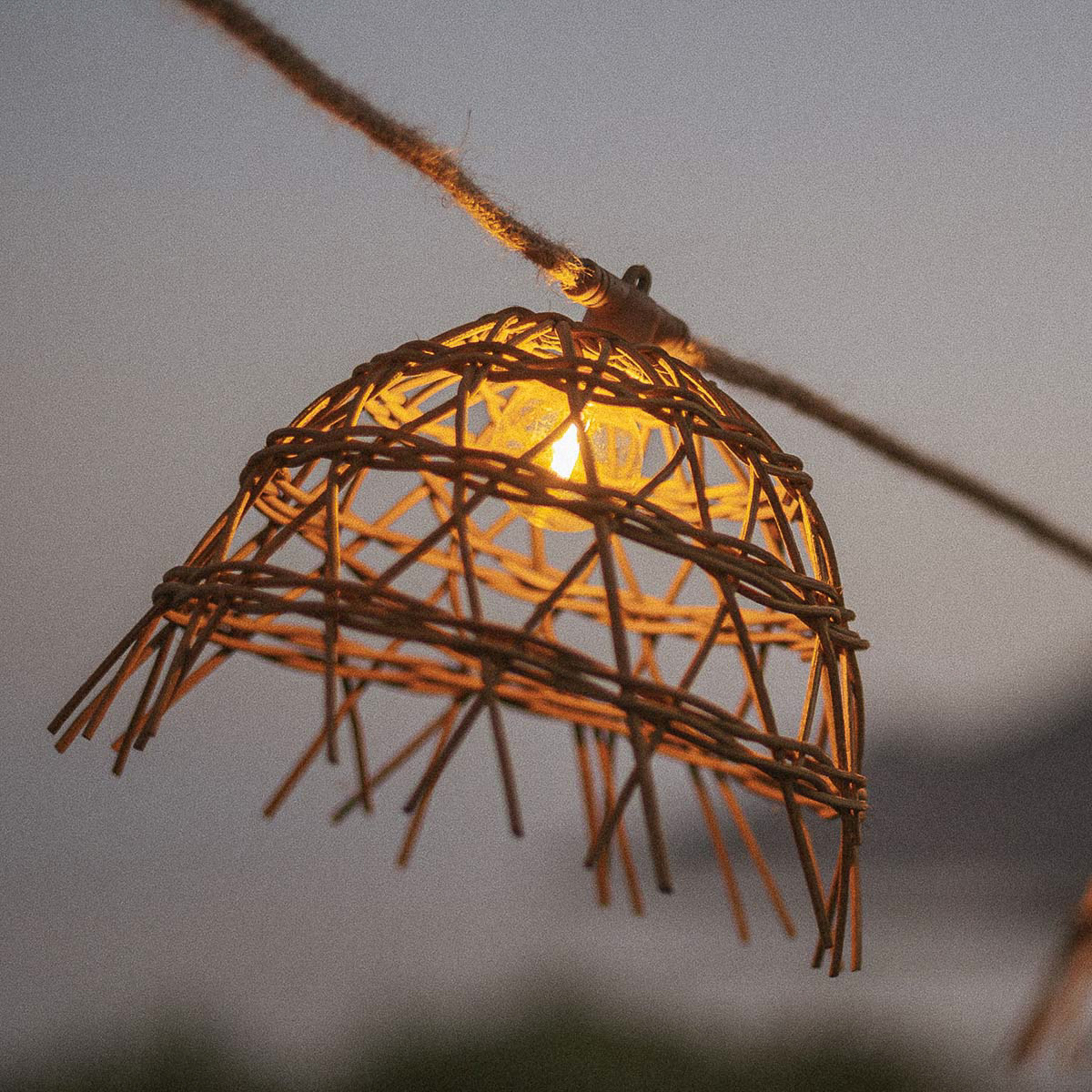 Newgarden Guirlande lumineuse solaire LED Alma, couleur bois, PVC, IP44