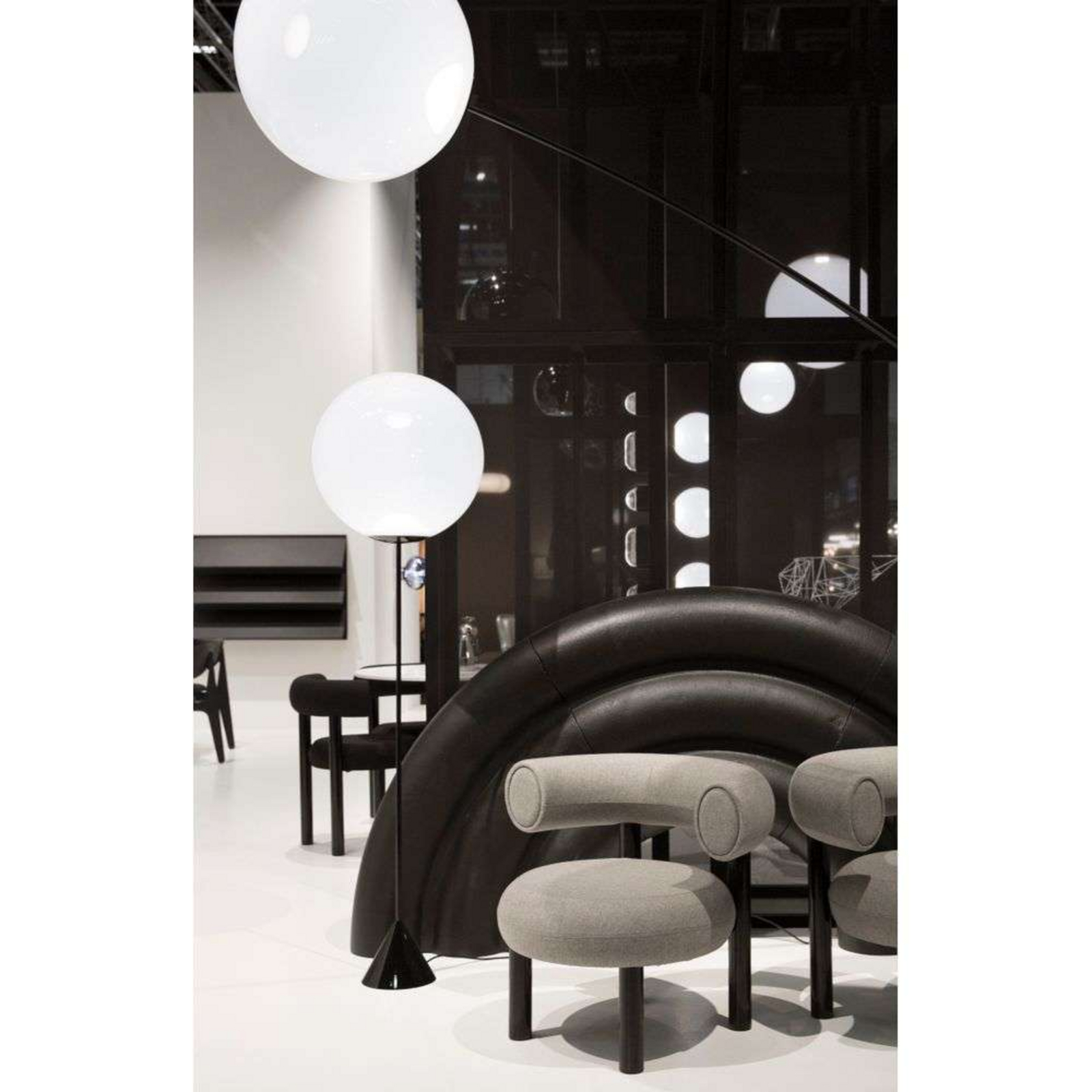 Globe Cone Slim Candeeiro de Pé Opal - Tom Dixon