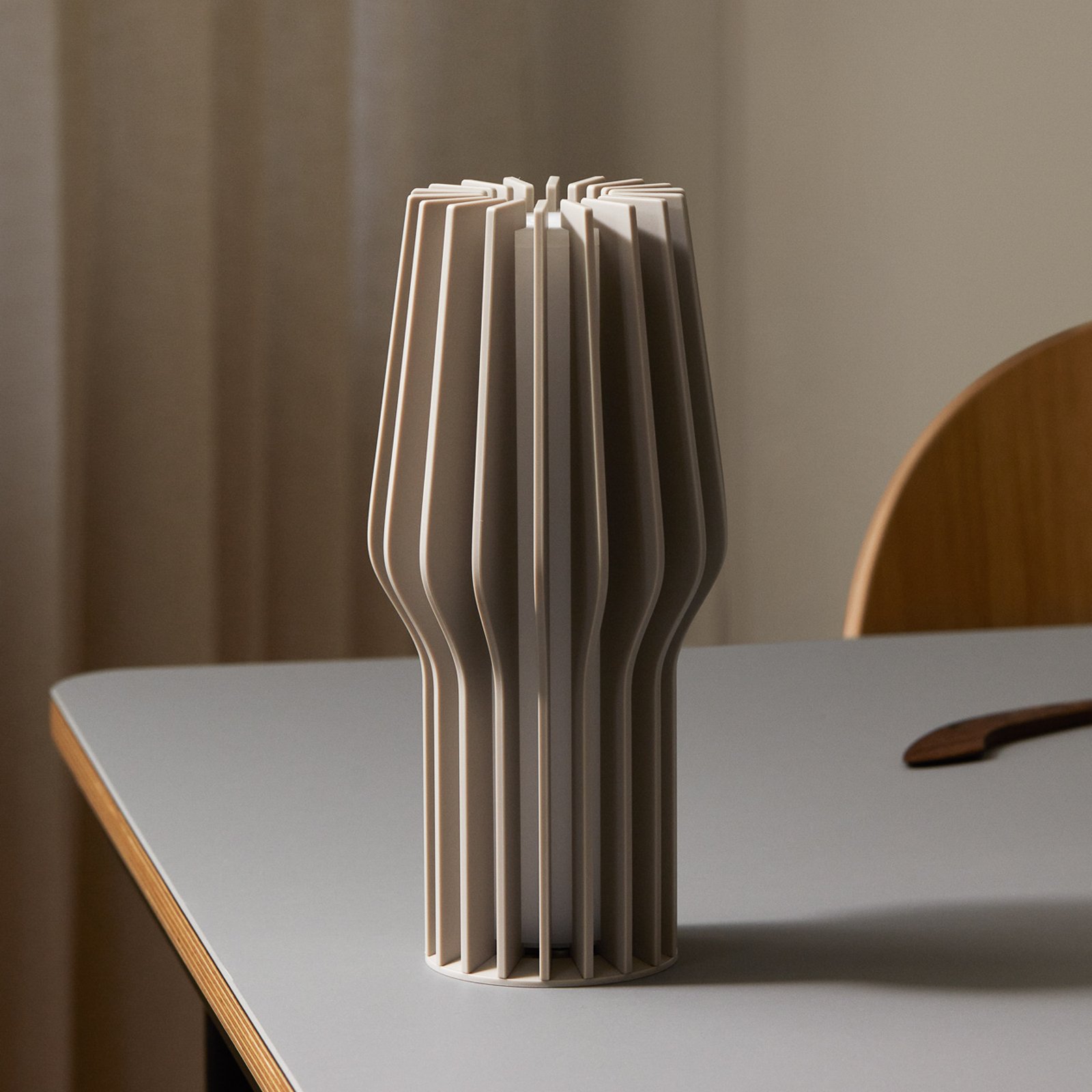 Radiant Portable Tischleuchte H25 Pearl Beige - Eva Solo
