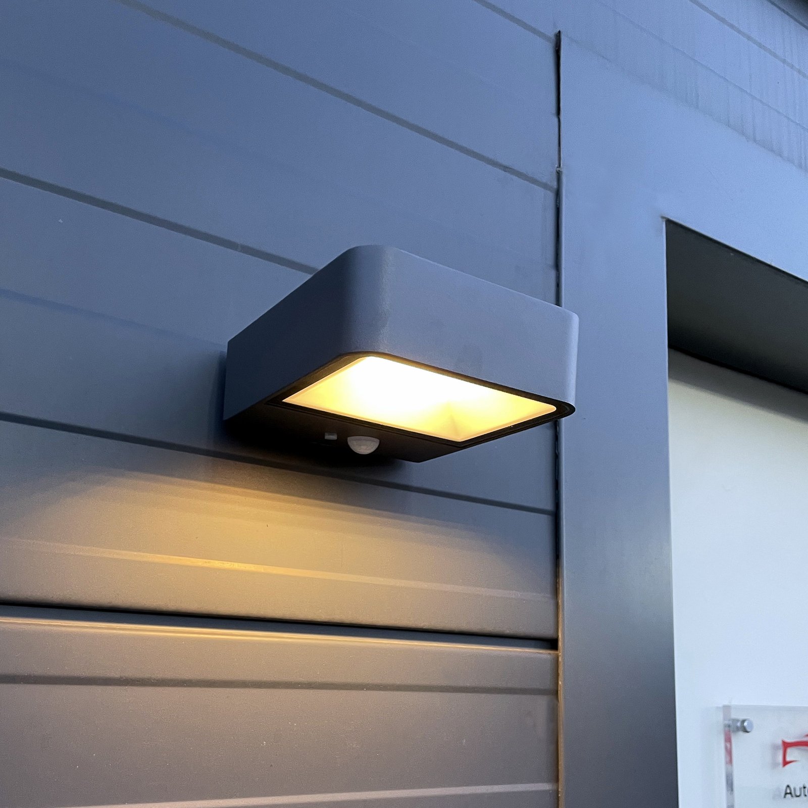 Megatron Wandia LED-væglampe, solar, sensor