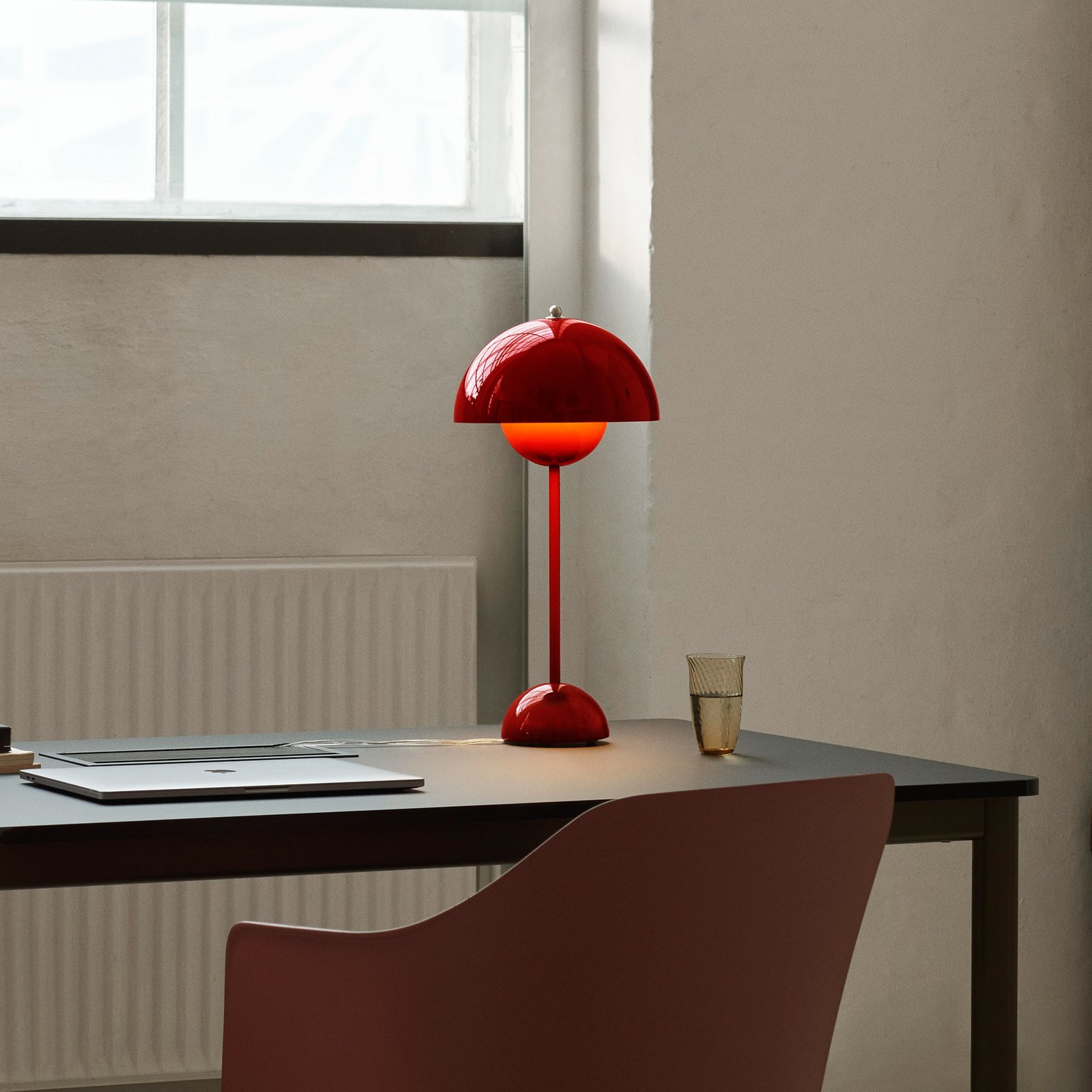 Stolová lampa Flowerpot VP3 Vermilion Red - &Tradition