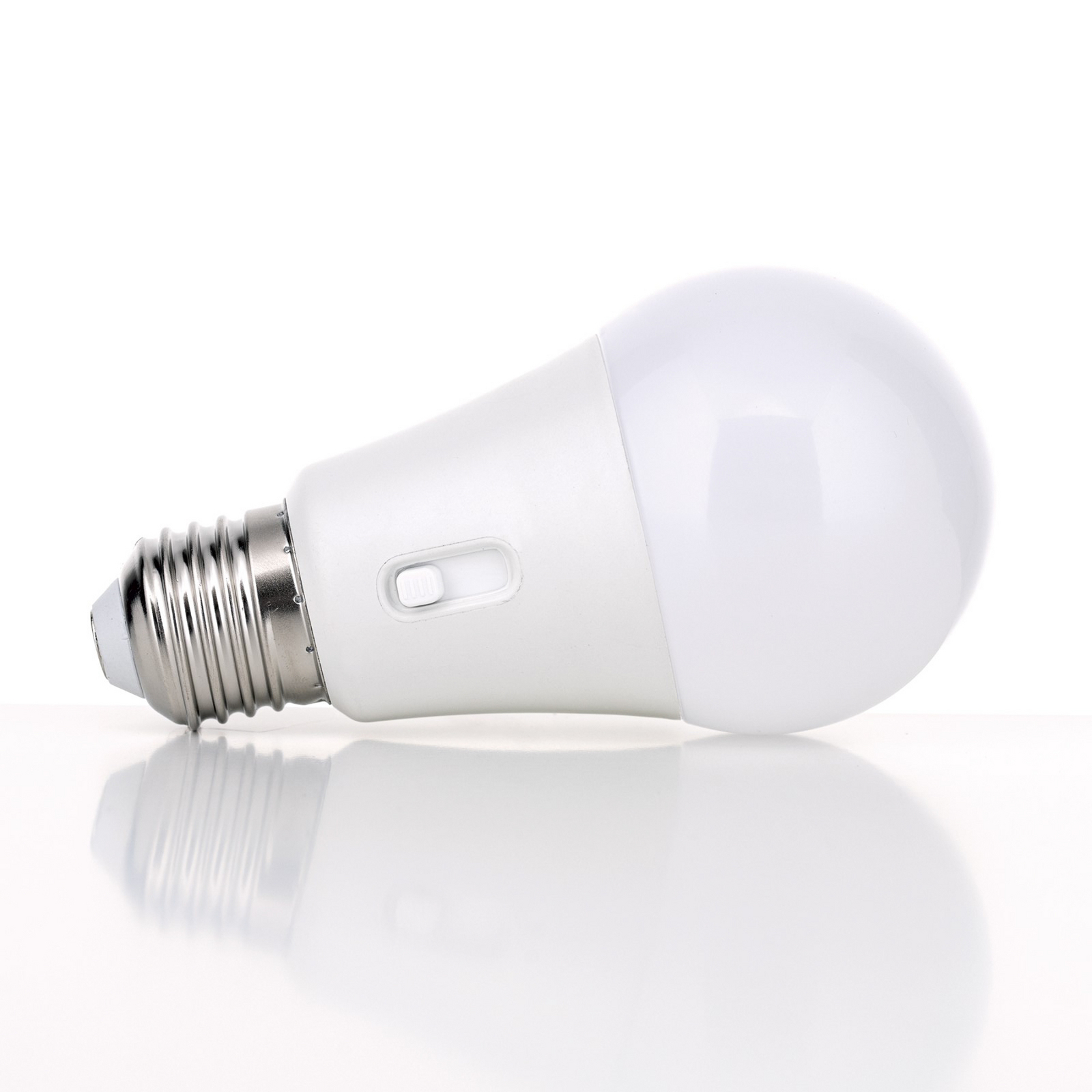 LED-pære E27, 7,3 W, CCT, opal, 806 lm, dæmpbar