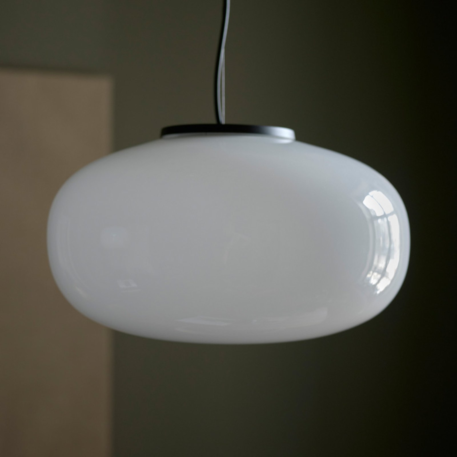 Karl-Johan Visilica Ø400 Opal Glass - New Works