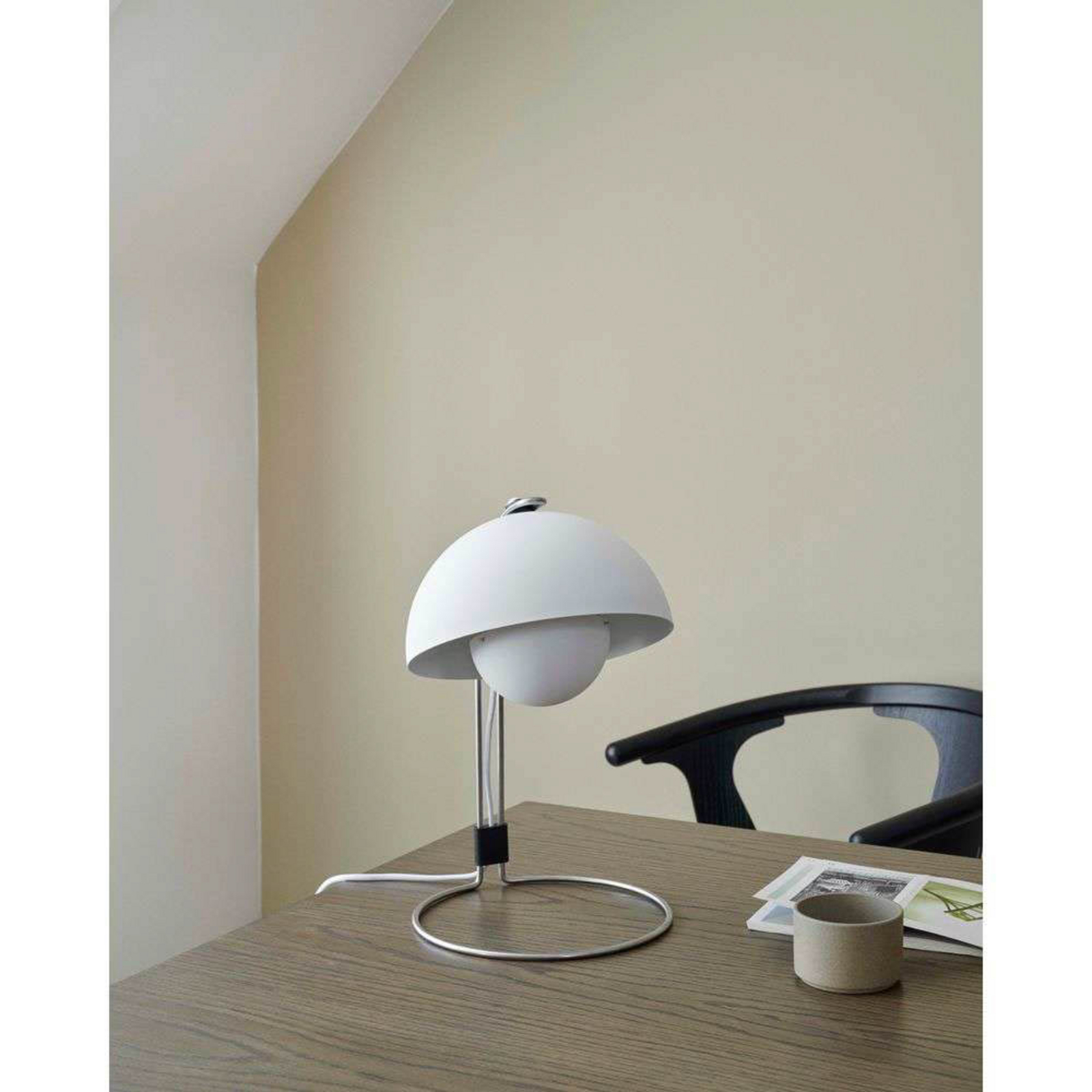 Flowerpot VP4 Table Lamp Matt White - &Tradition