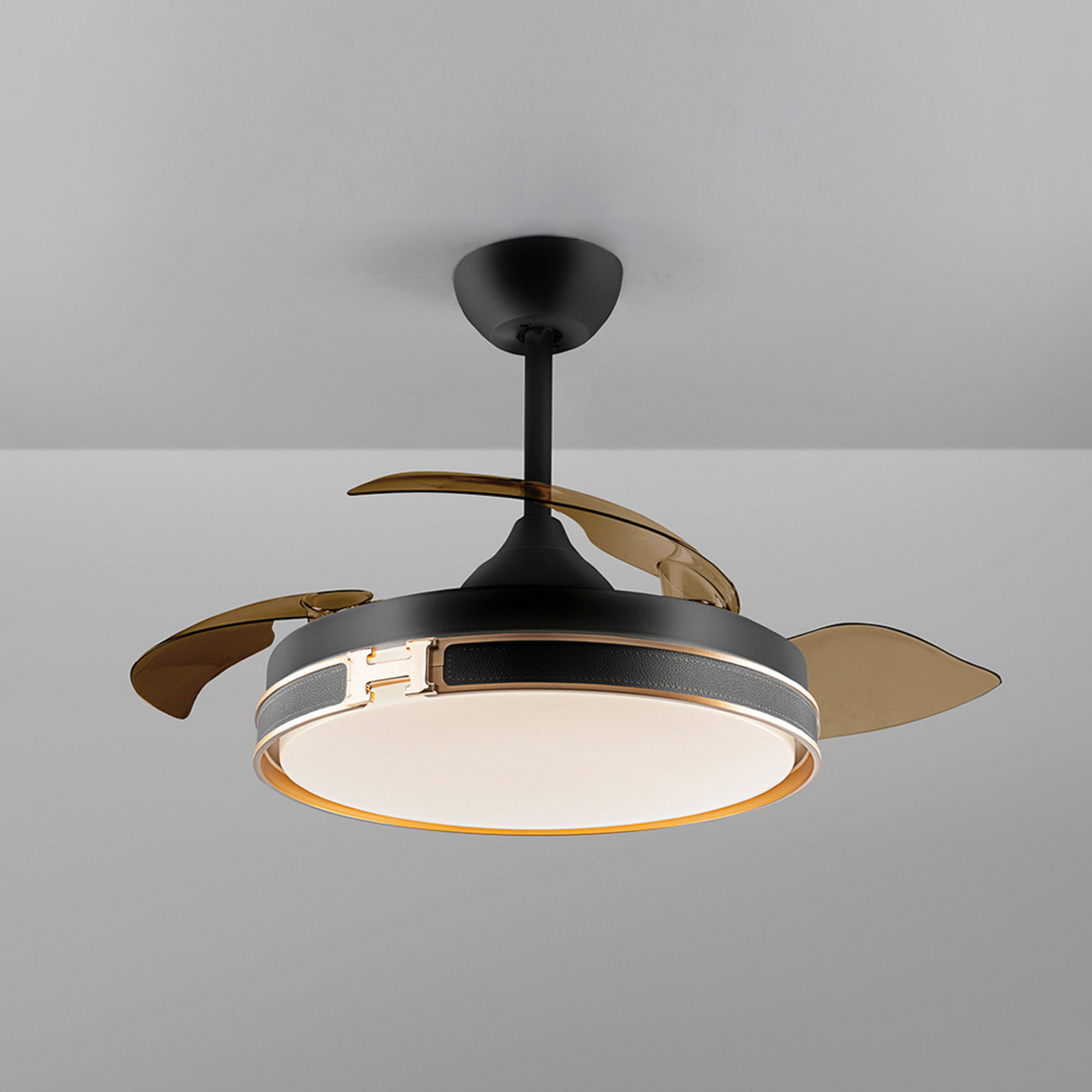 LED stropni ventilator Herón črn/zlati/dimni Ø 106 cm tih