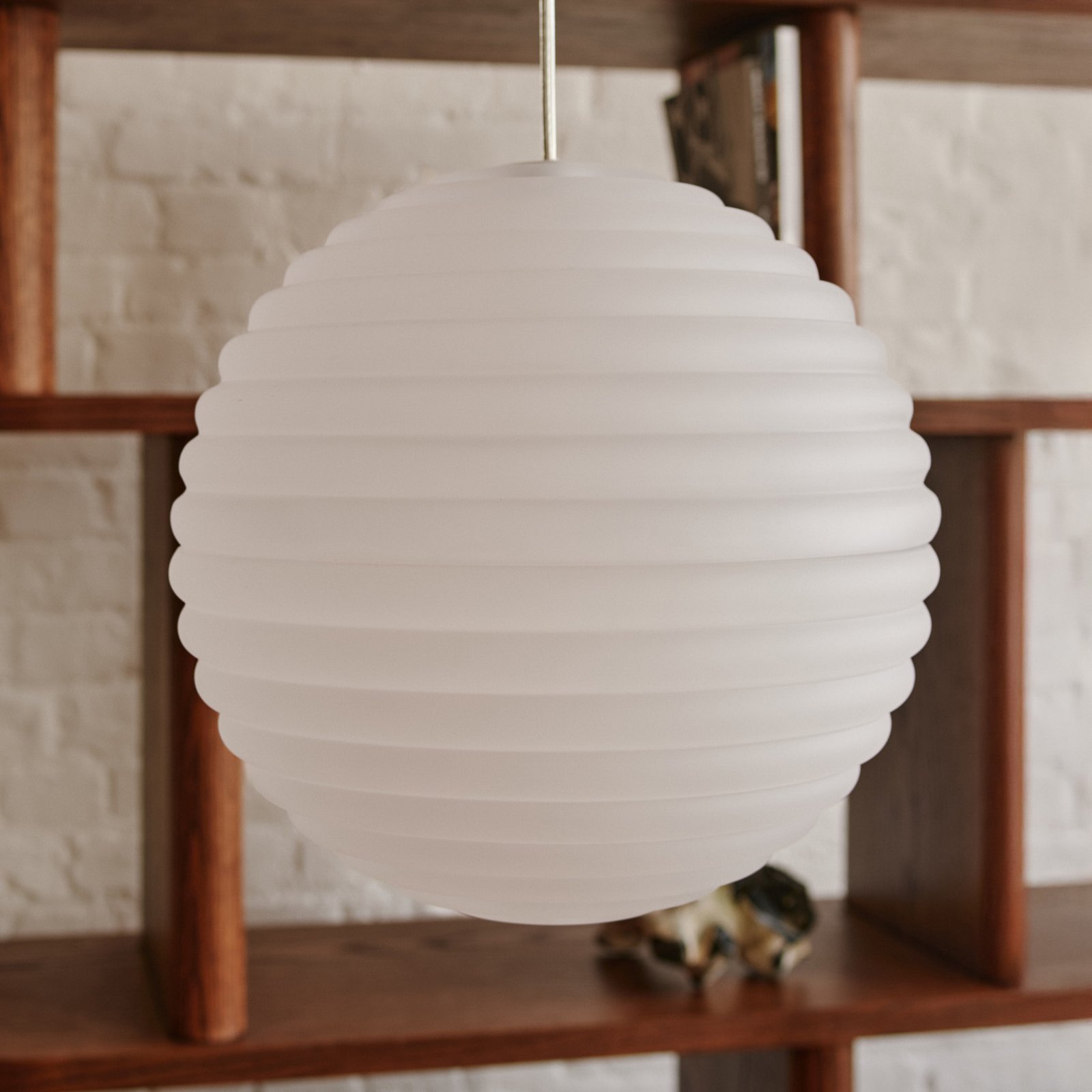 Press Sphere LED-hængelampe, frostet Ø 30 cm - Tom Dixon Press Sphere LED-hængelampe, frostet Ø 30 cm - Tom Dixon