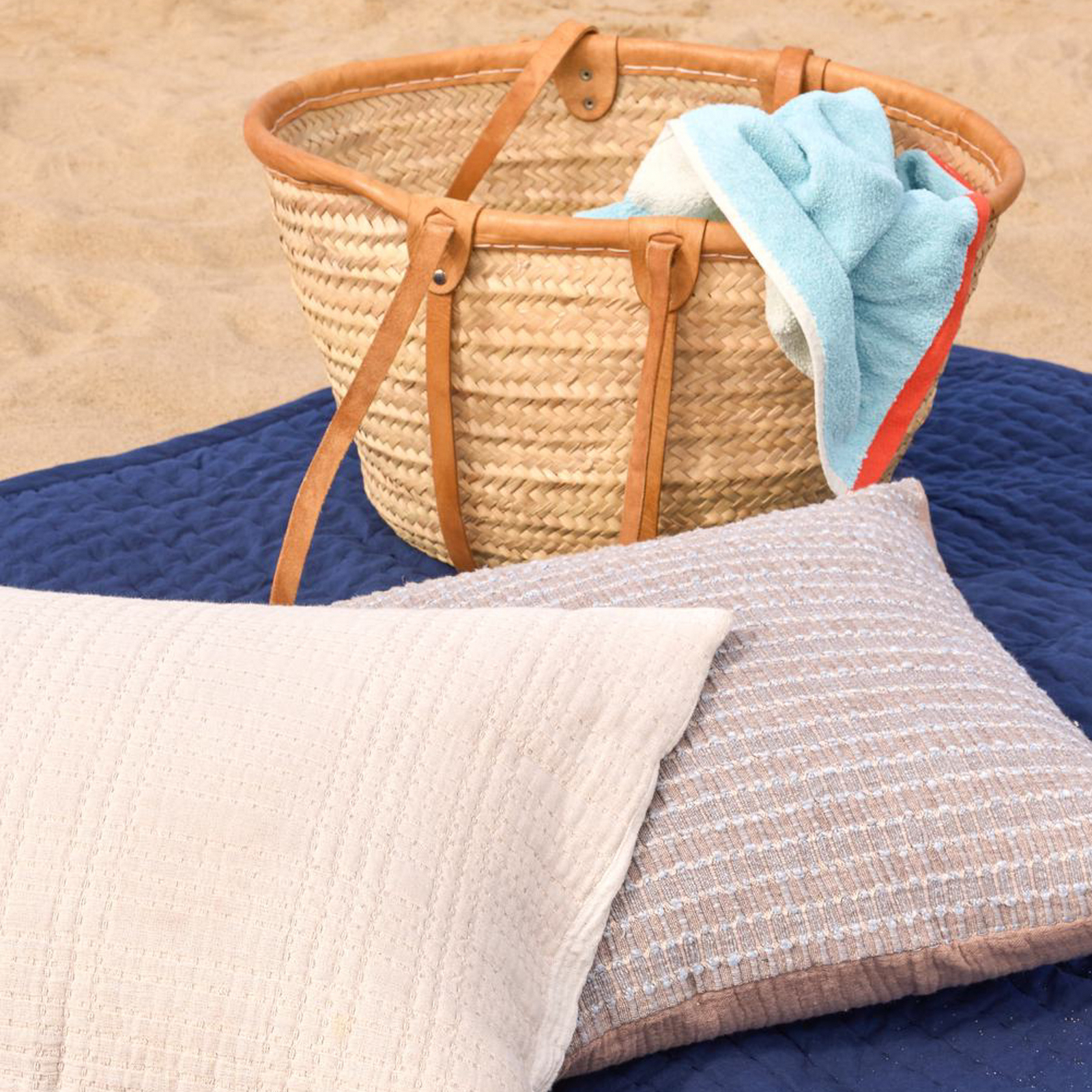 Pavillion Decke, blau/multifarbig, 140x200 cm - HÜBSCH