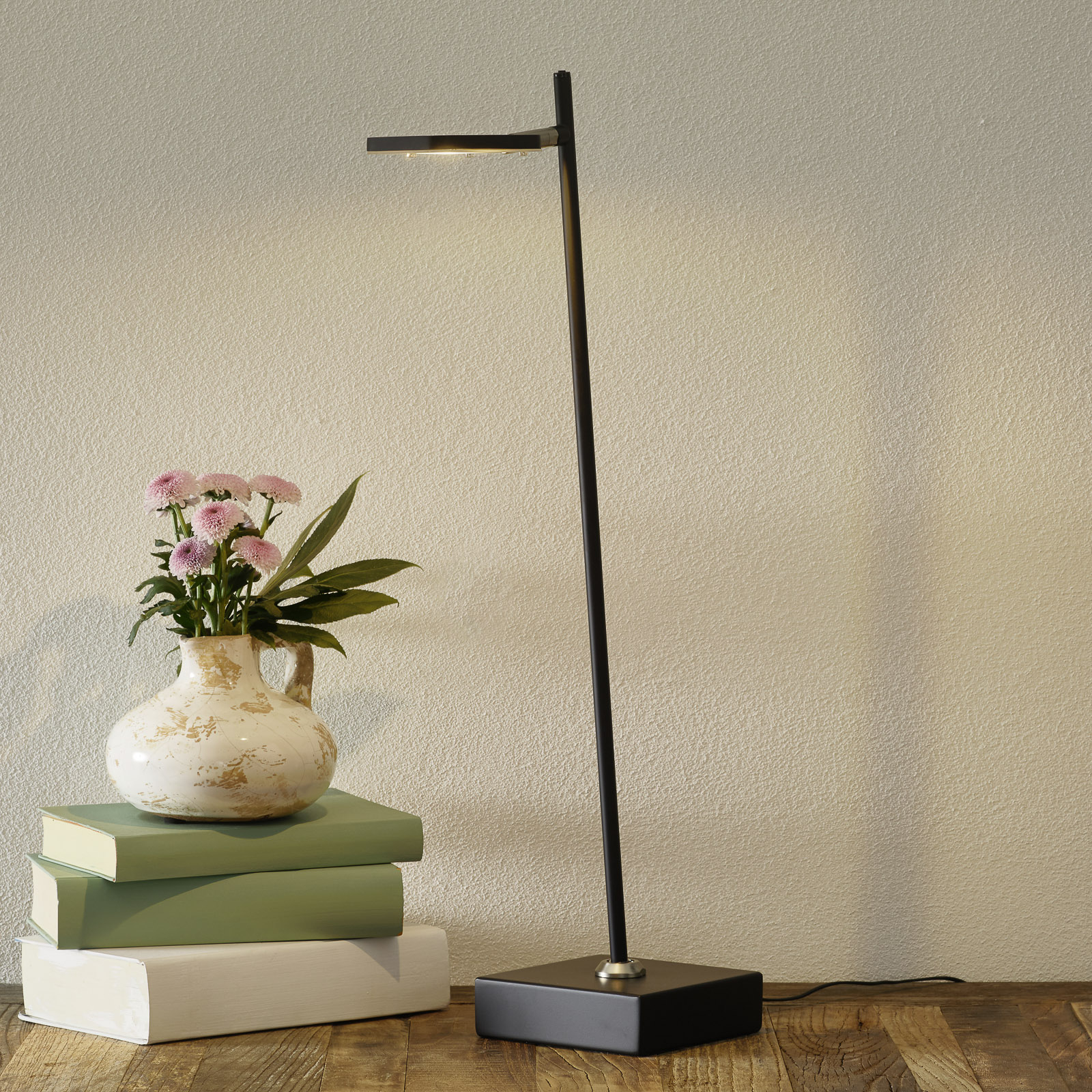 WOFI Lampada Da Tavolo LED Caja - Design Classico Nero Con Interruttore, Luce Fissa A Lunga Durata