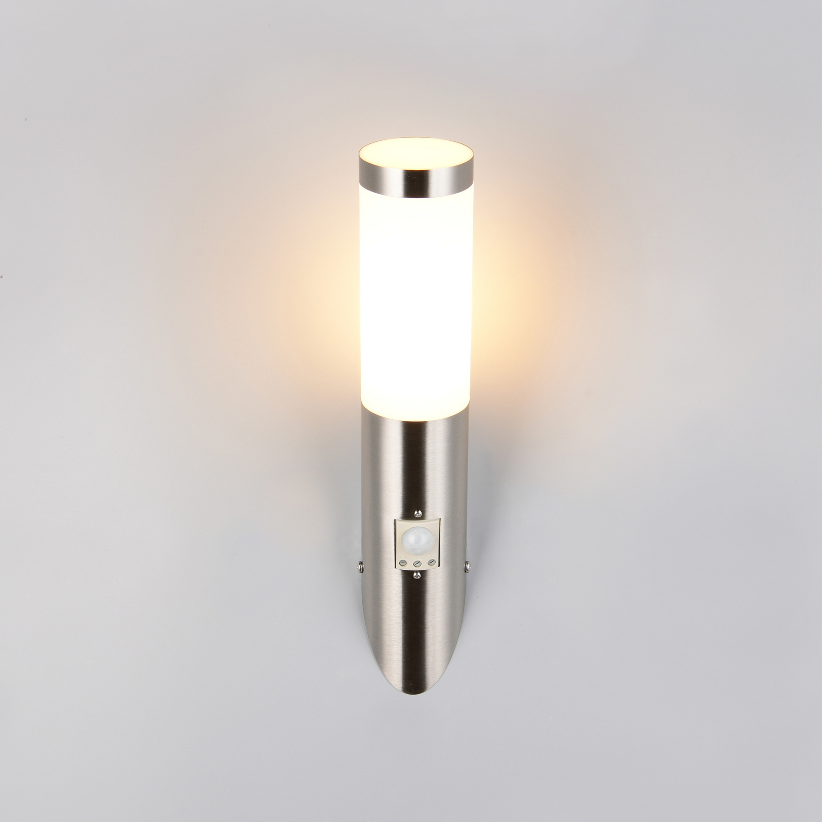 Zunanja stenska svetilka Trioto, nikljeva barva, 39 cm nerjaveče jeklo, senzor Zunanja stenska svetilka Trioto, nikljeva barva, 39 cm nerjaveče jeklo, senzor