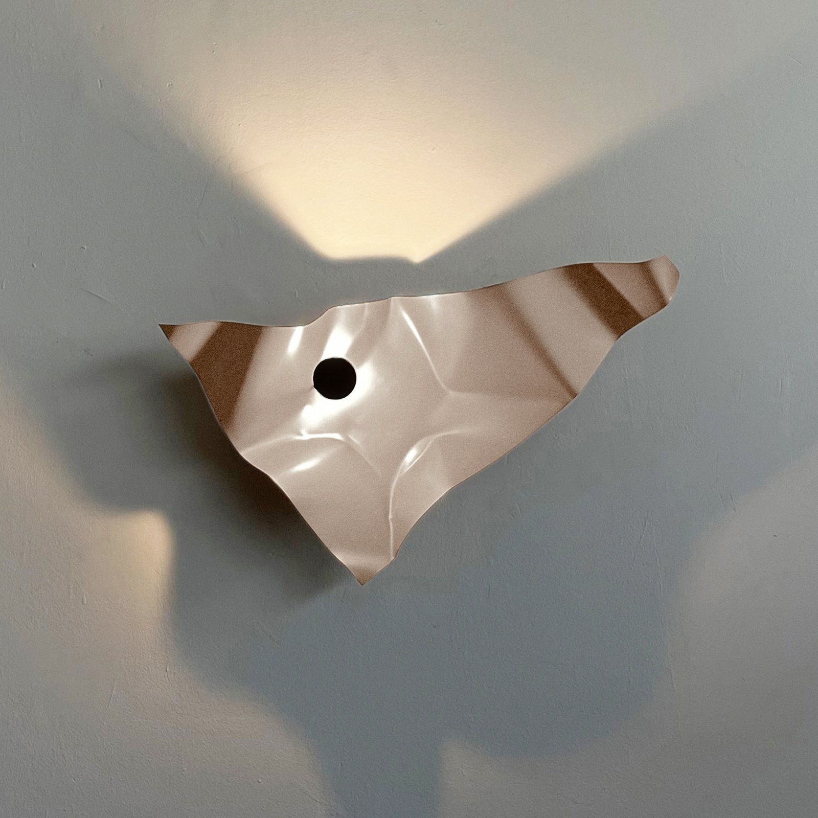 Knikerboker LED wall lamp Zona d'ombra, sahara, 79 cm