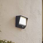 Lucande LED solcelledrevet utendørs vegglampe Dava, høyde 14 cm, sensor