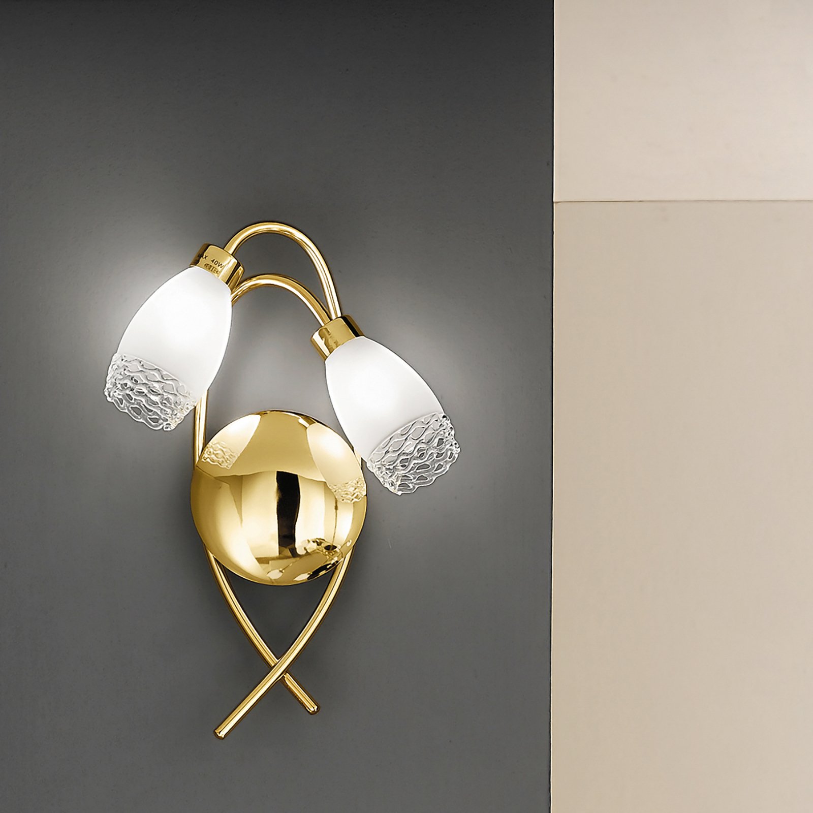 Aplică CARLA, culoare alamă Înălțime 35 cm Metal/sticlă 2 becuri.