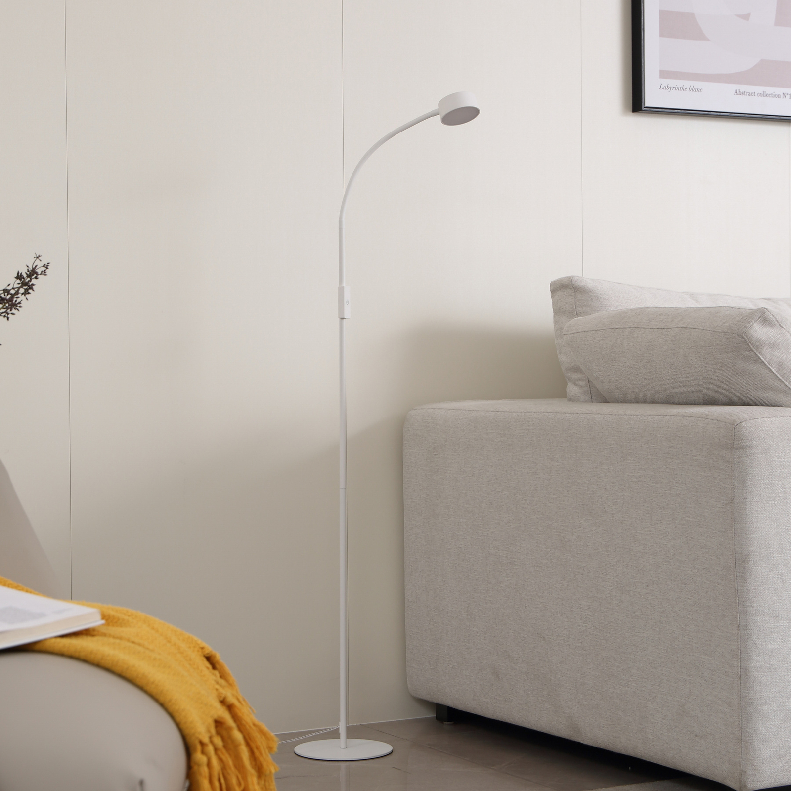 Lindby LED floor lamp Maori, white, metal, CCT, dimmable