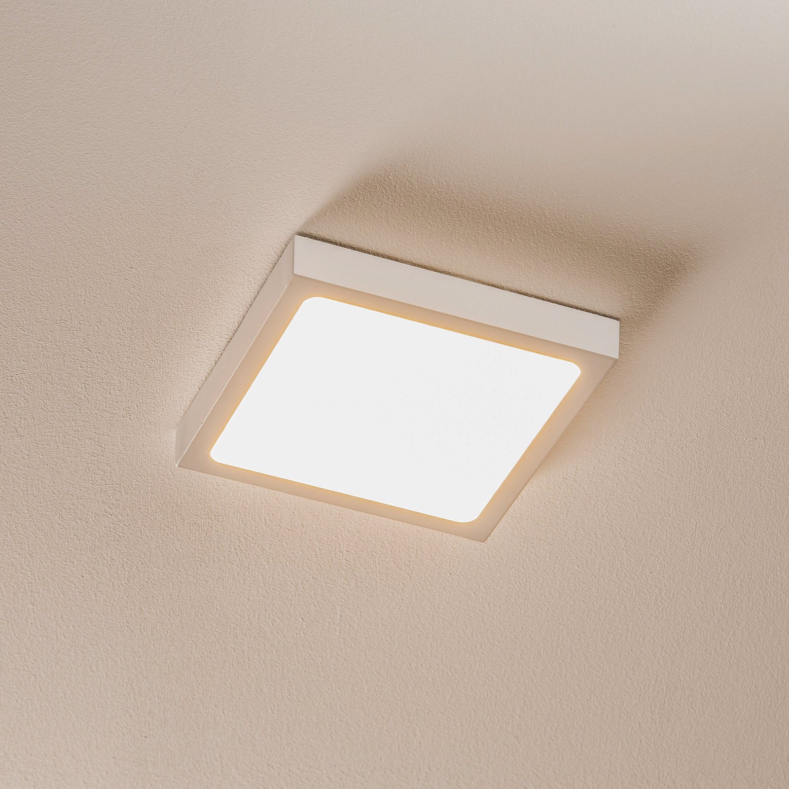 LED-vegglampe Vika, firkantet, hvit, 18x18cm