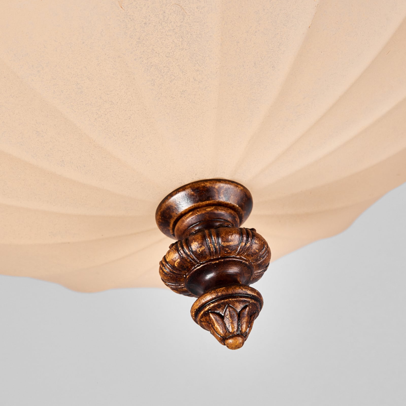 Drawing Room loftlampe i valnød/creme, højde 37 cm – FEISS Drawing Room loftlampe i valnød/creme, højde 37 cm – FEISS