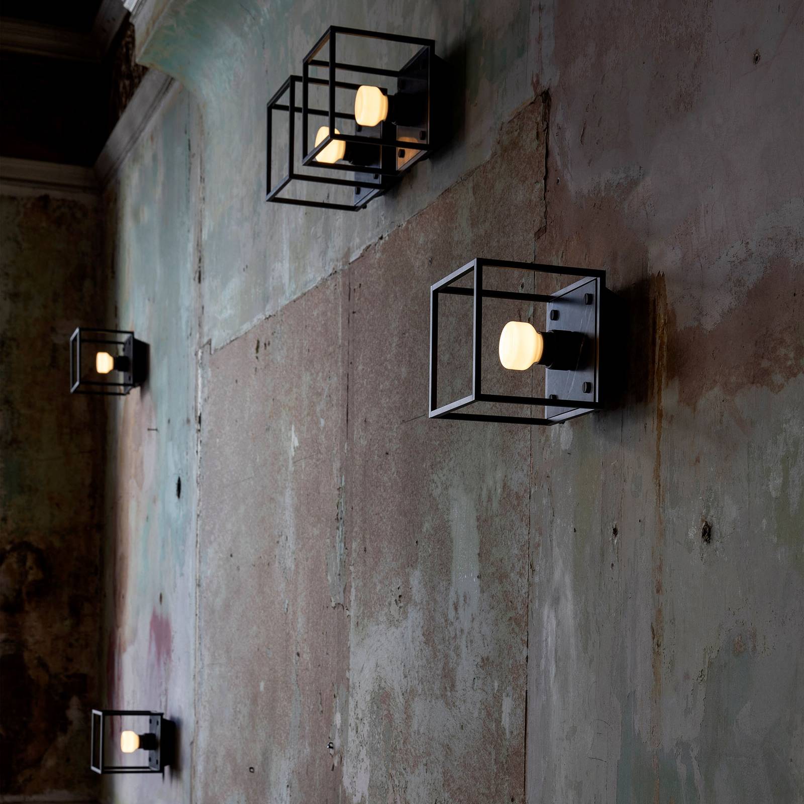 Buster + Kinkiet Punch Caged Wall small, marmur czarny