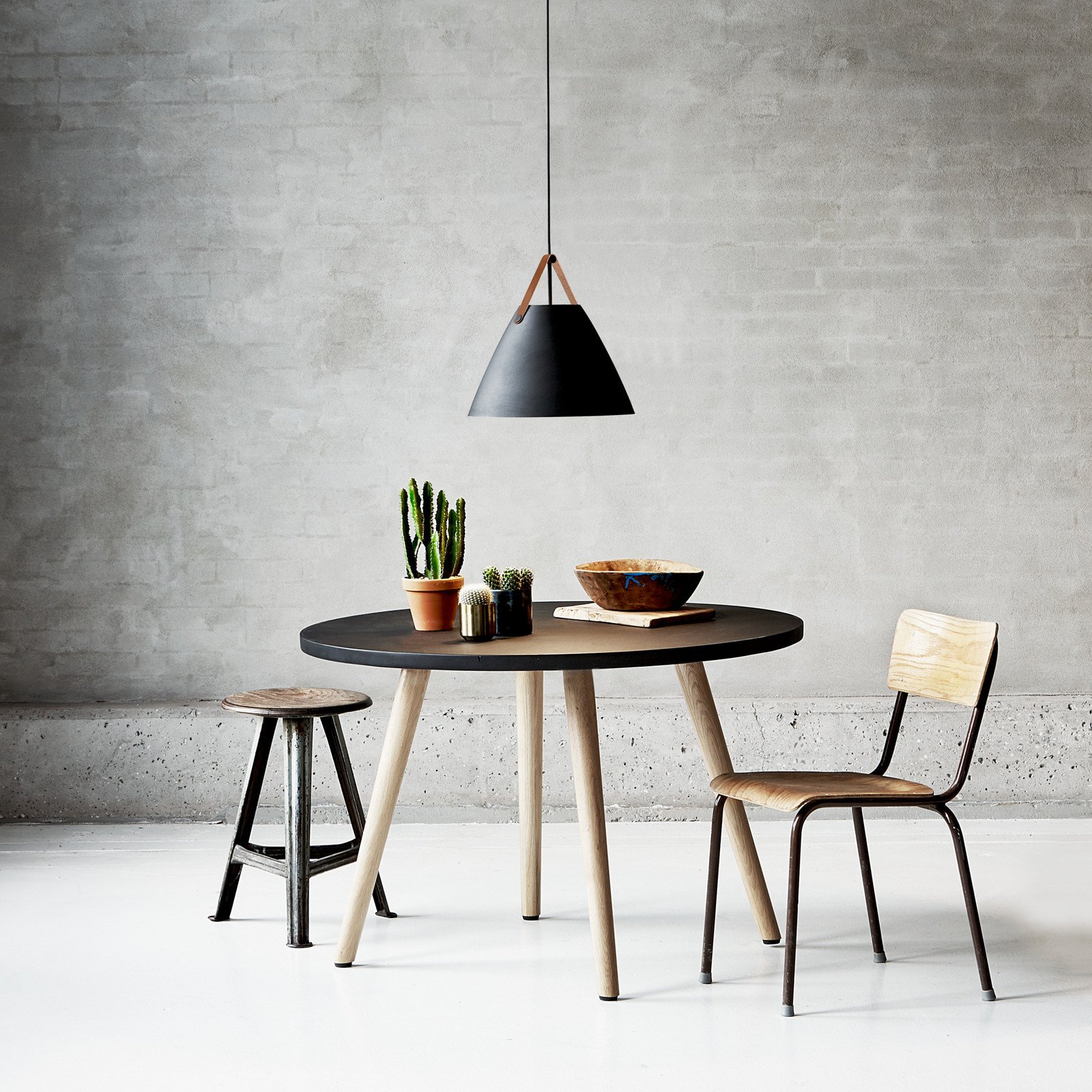 DFTP by Nordlux Lampă suspendată Strap metalic Ø 48cm negru - Camera de zi / sufragerie - Scandinavă