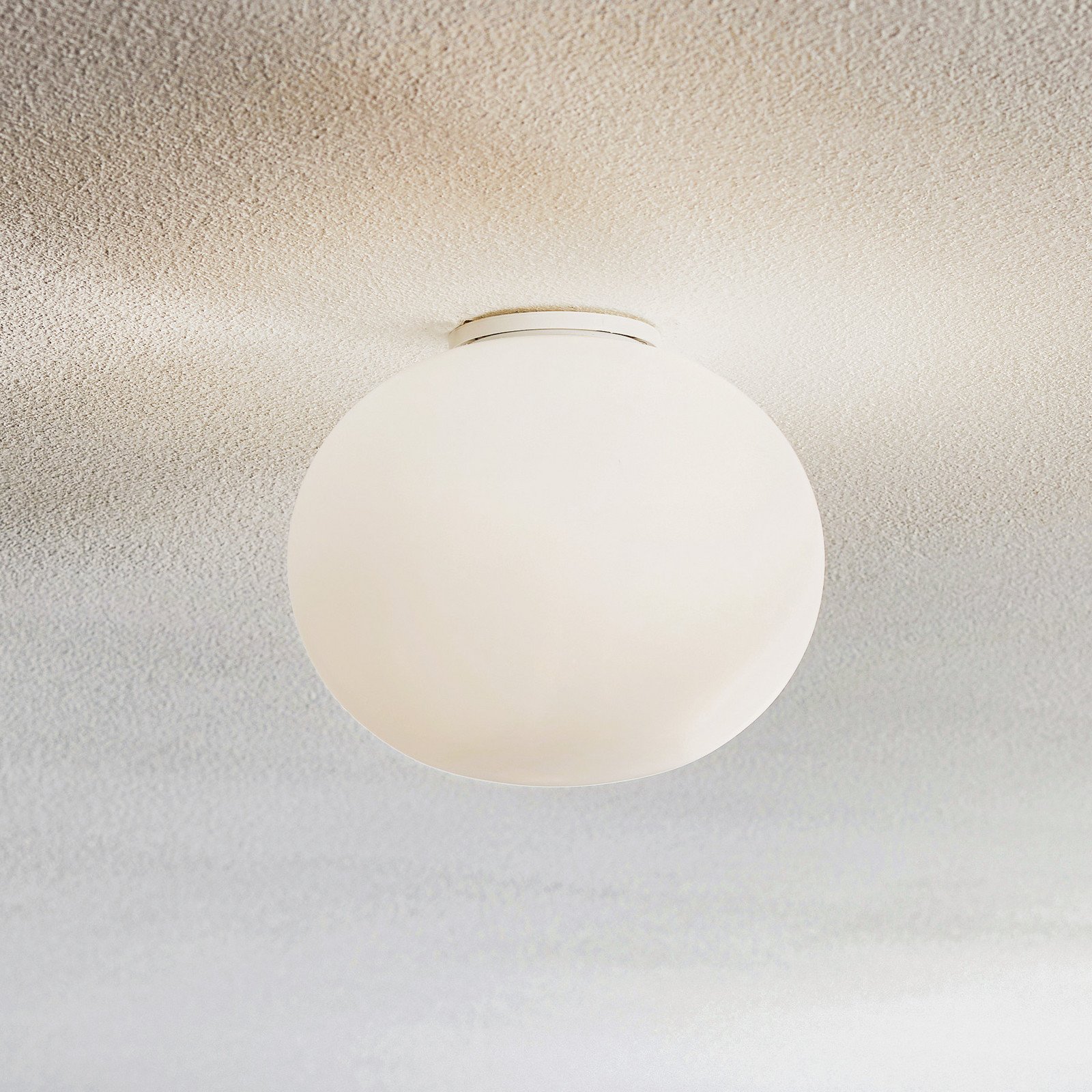 FLOS Glo-Ball C/W Zero plafonieră - Camera de zi / sufragerie - design - alb - Sticlă