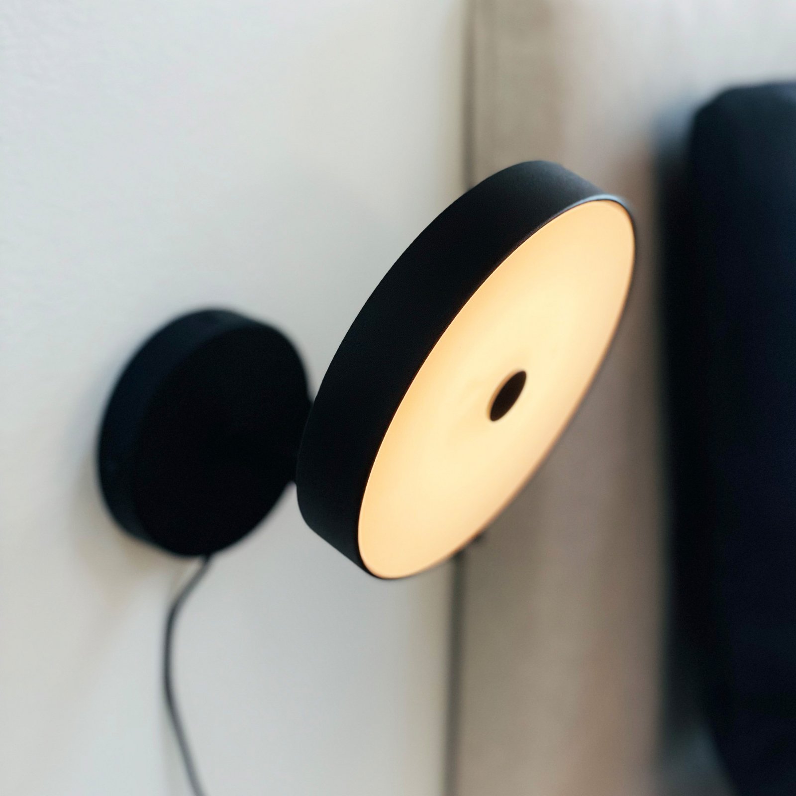 Dyberg Larsen LED-Wandlampe Starlight, schwarz, Ø 14 cm