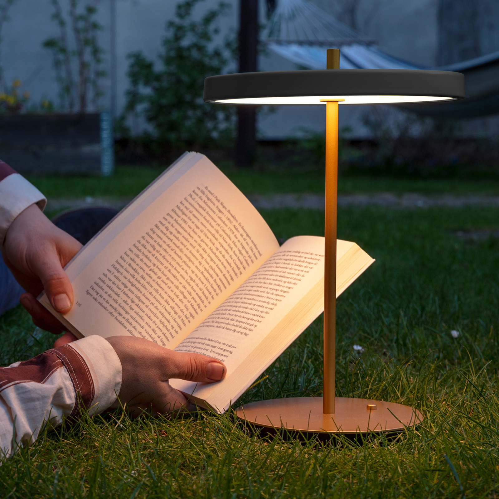 asteria move table lamp