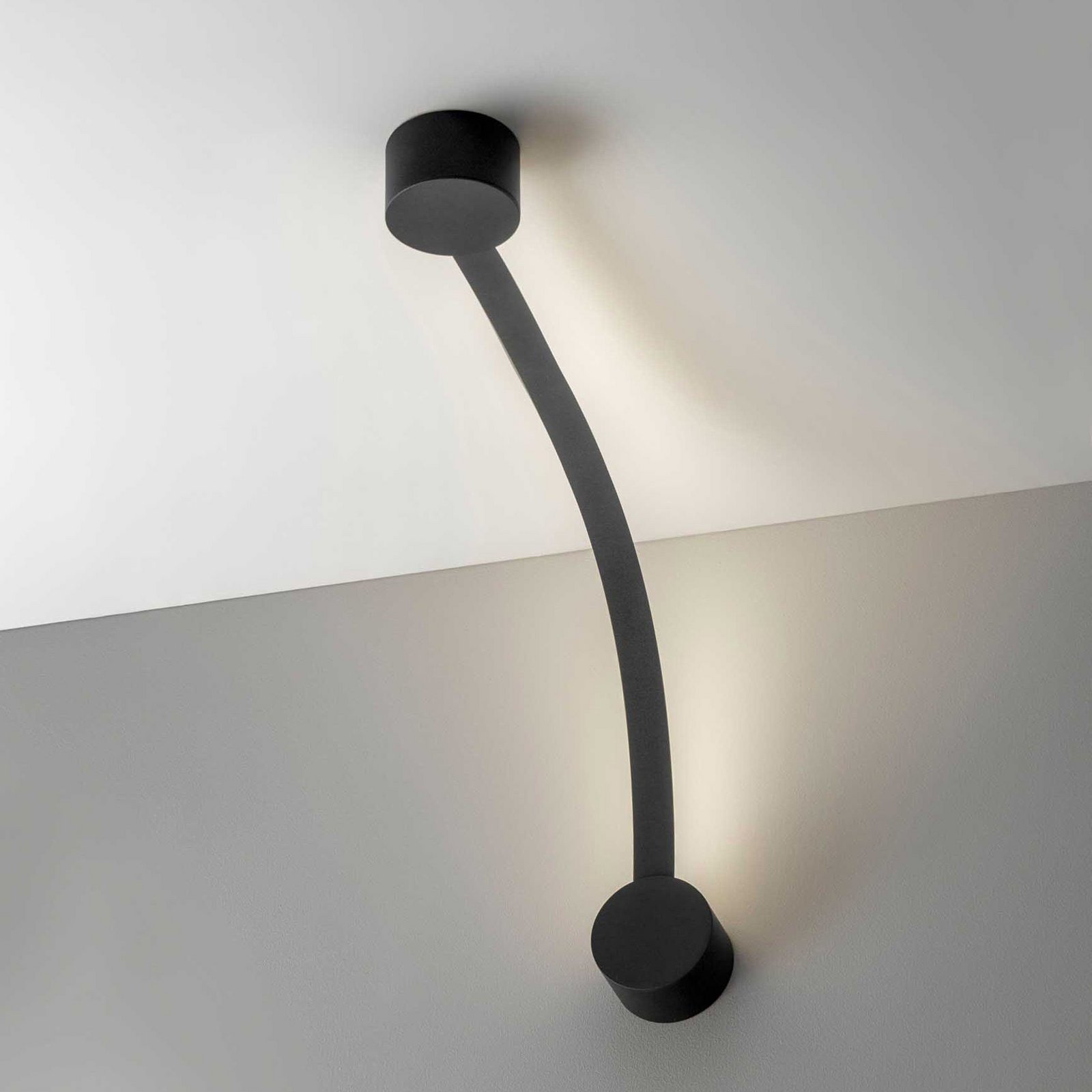 OLEV LED-Wandlampe Segmento, schwarz, Metall, 85 cm, 2.700 K
