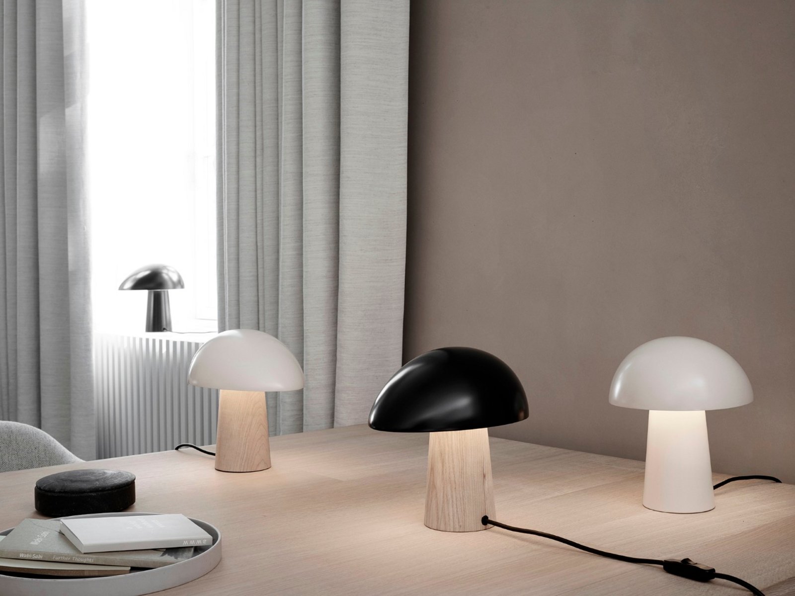 Night Owl Lampă de Masă Matte Smokey White/Ash - Fritz Hansen