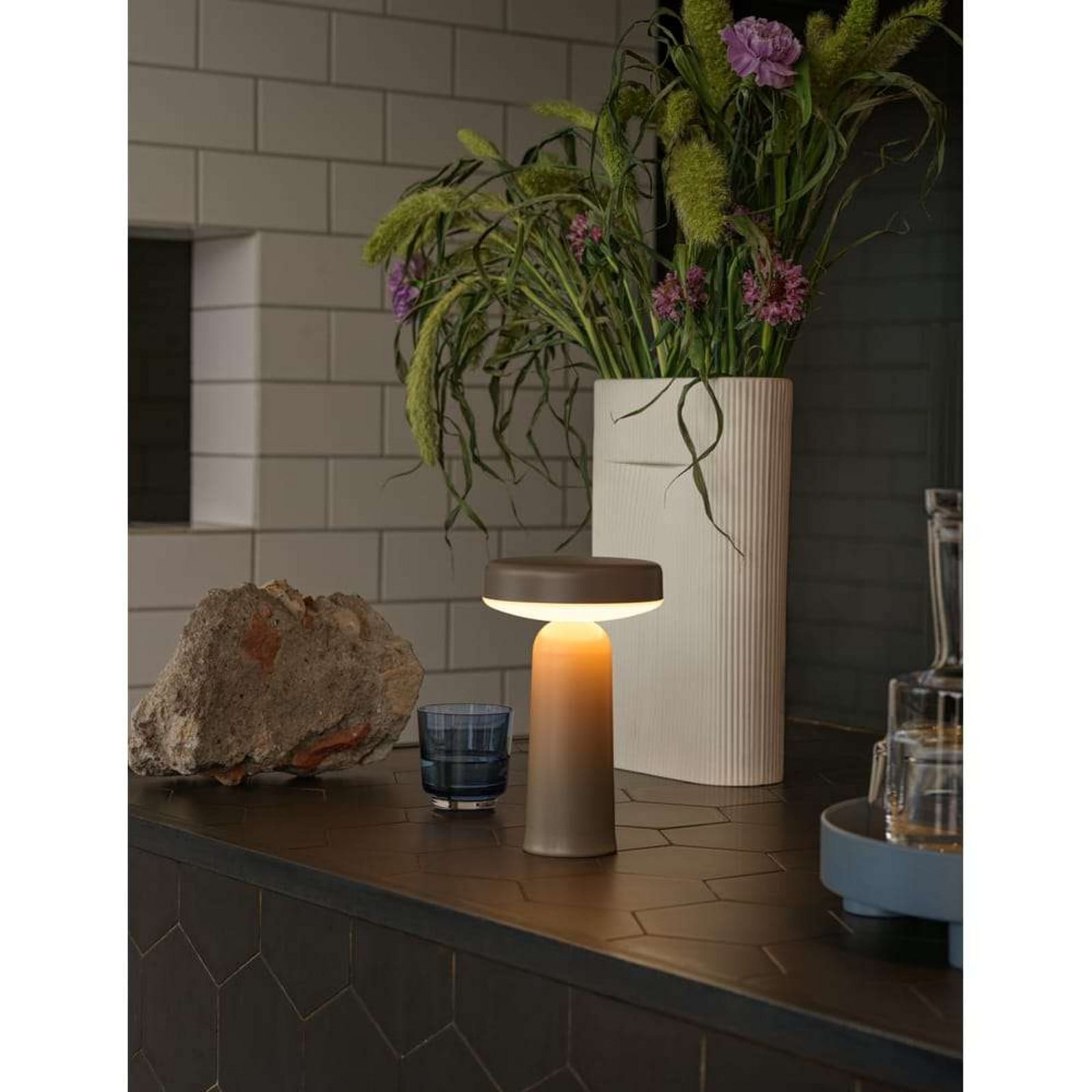 Ease Portable Tischleuchte Taupe Muuto - Wohnzimmer - Kunststoff