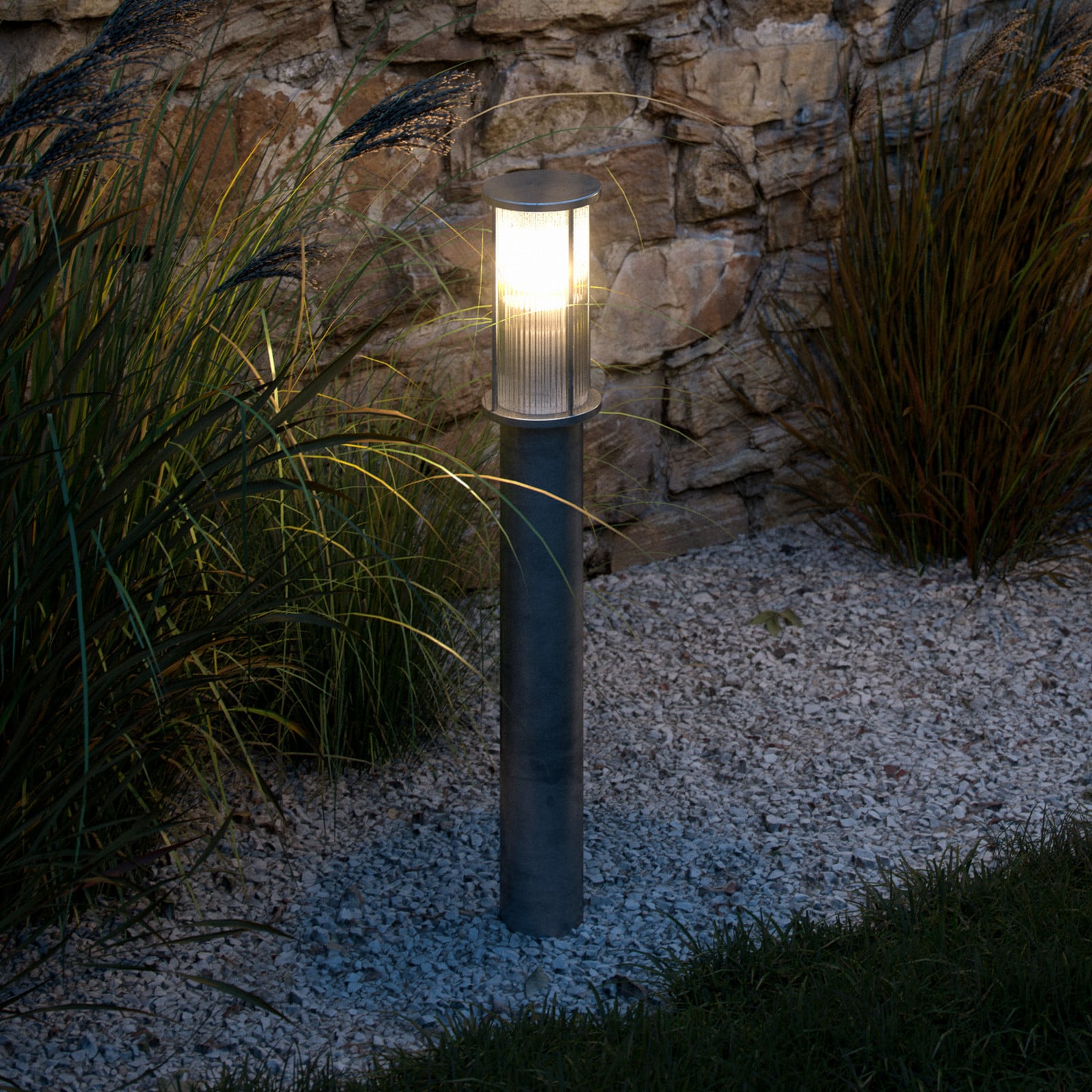 Linton Tr&auml;dg&aring;rdslampa Galvanized Linton Garden Nordlux - Metall - Med en ljusk&auml;lla