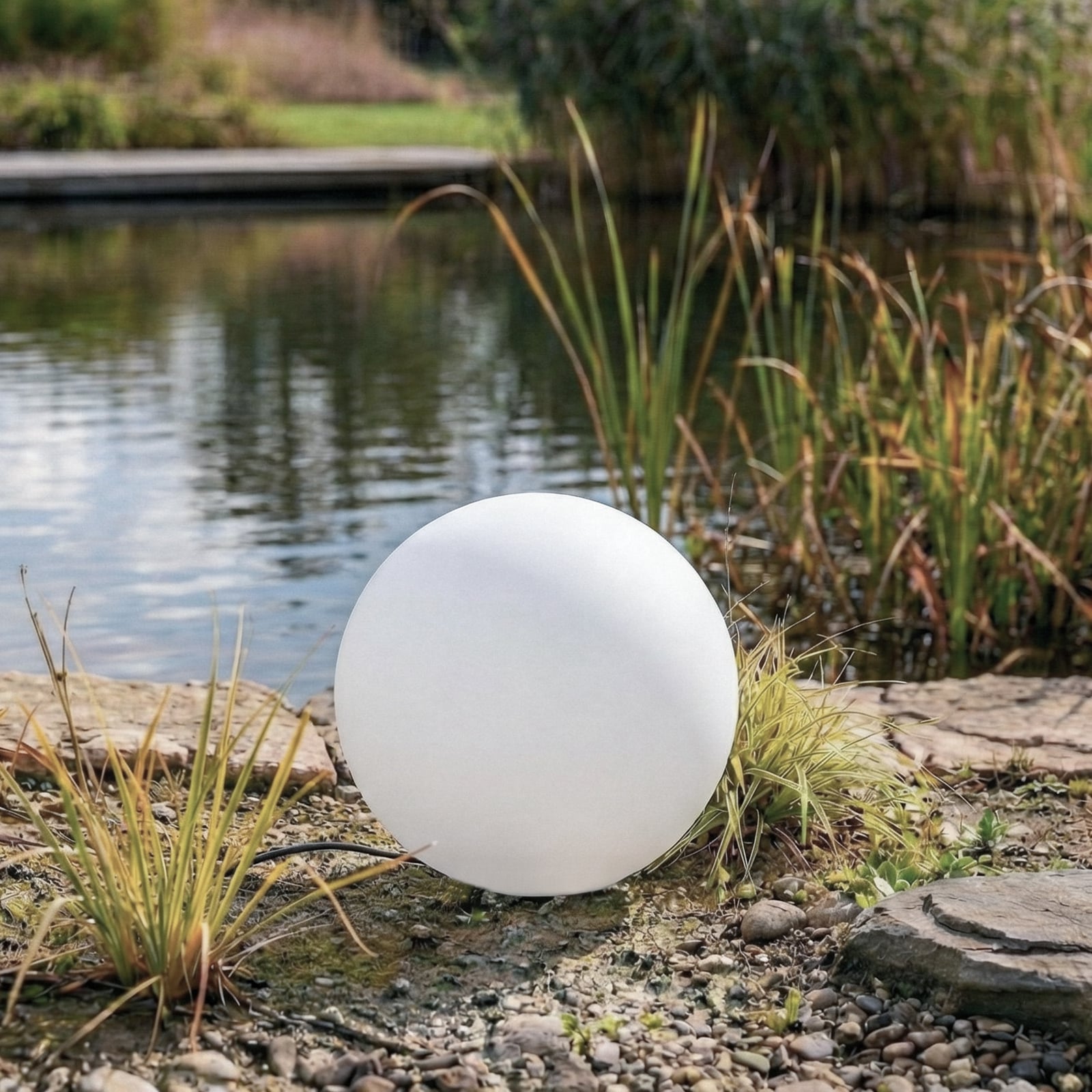 Valyra guľová lampa, IP54, Ø 40, zemný kolík - Lindby