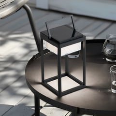 Solární stolní lampa Lucande LED Tilena, hranatá, černá, stmívatelná