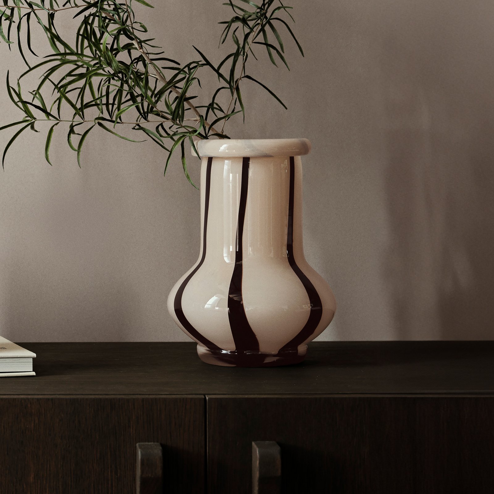 ferm LIVING Βάζο Riban, μπεζ, 24 cm, γυαλί, φυσητό από το στόμα