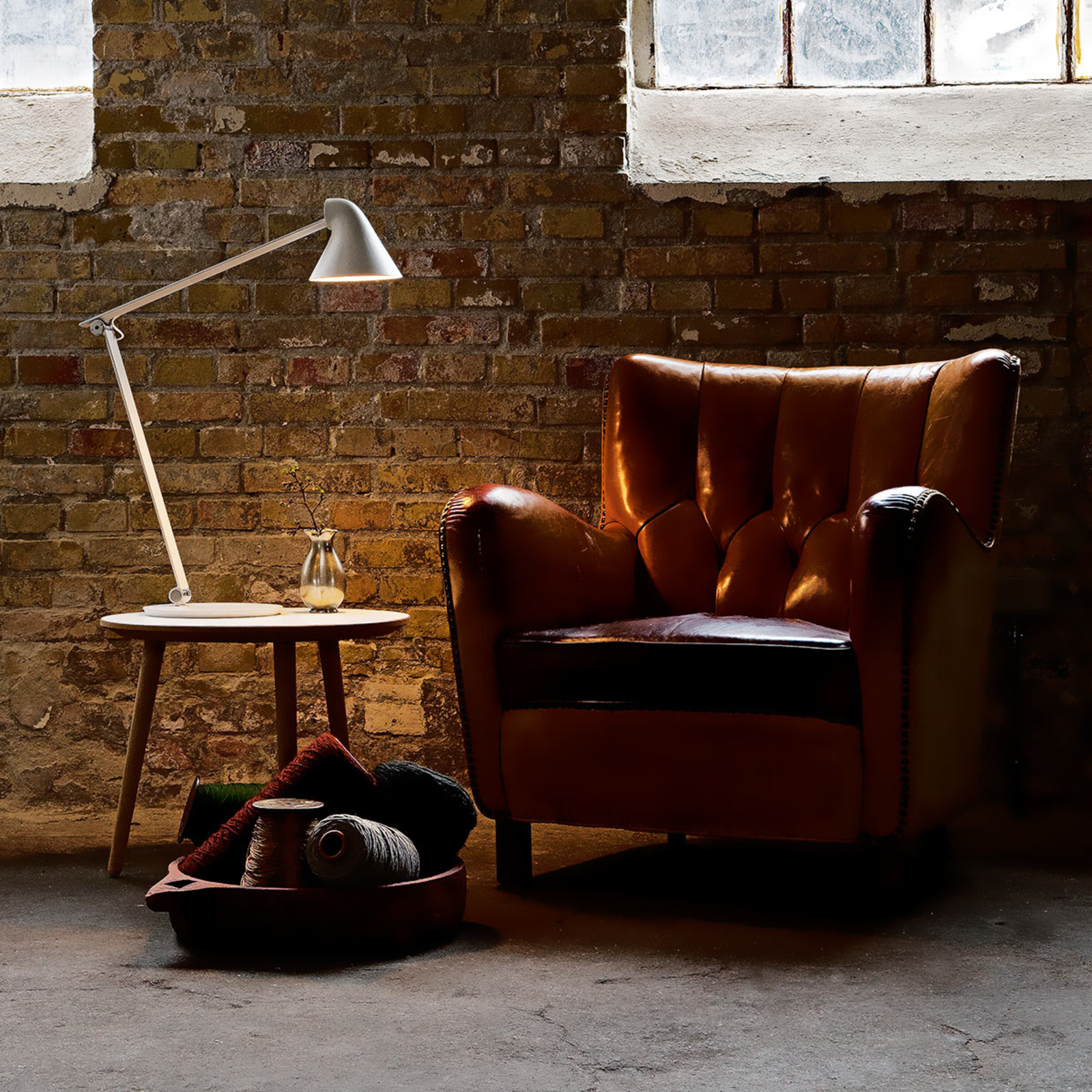NJP Table Lamp with Base 2700K White - Louis Poulsen