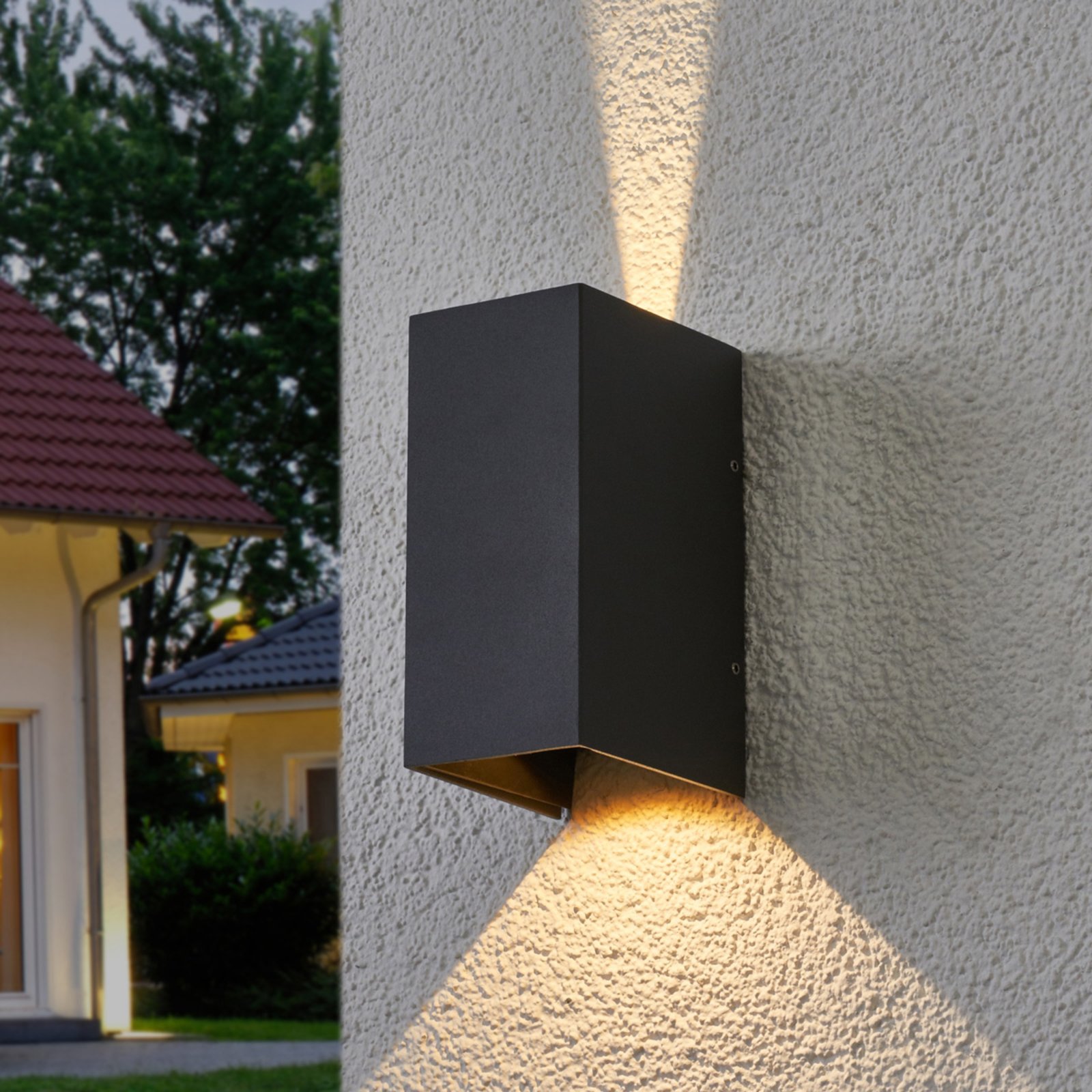 Zweiseitig leuchtende LEDWandlampe Kimian, außen Lampenwelt.at