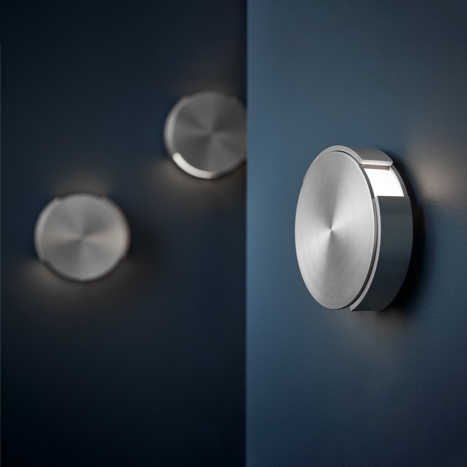 FRANDSEN Rotate wall lamp, aluminium, Ø 15 cm, metal